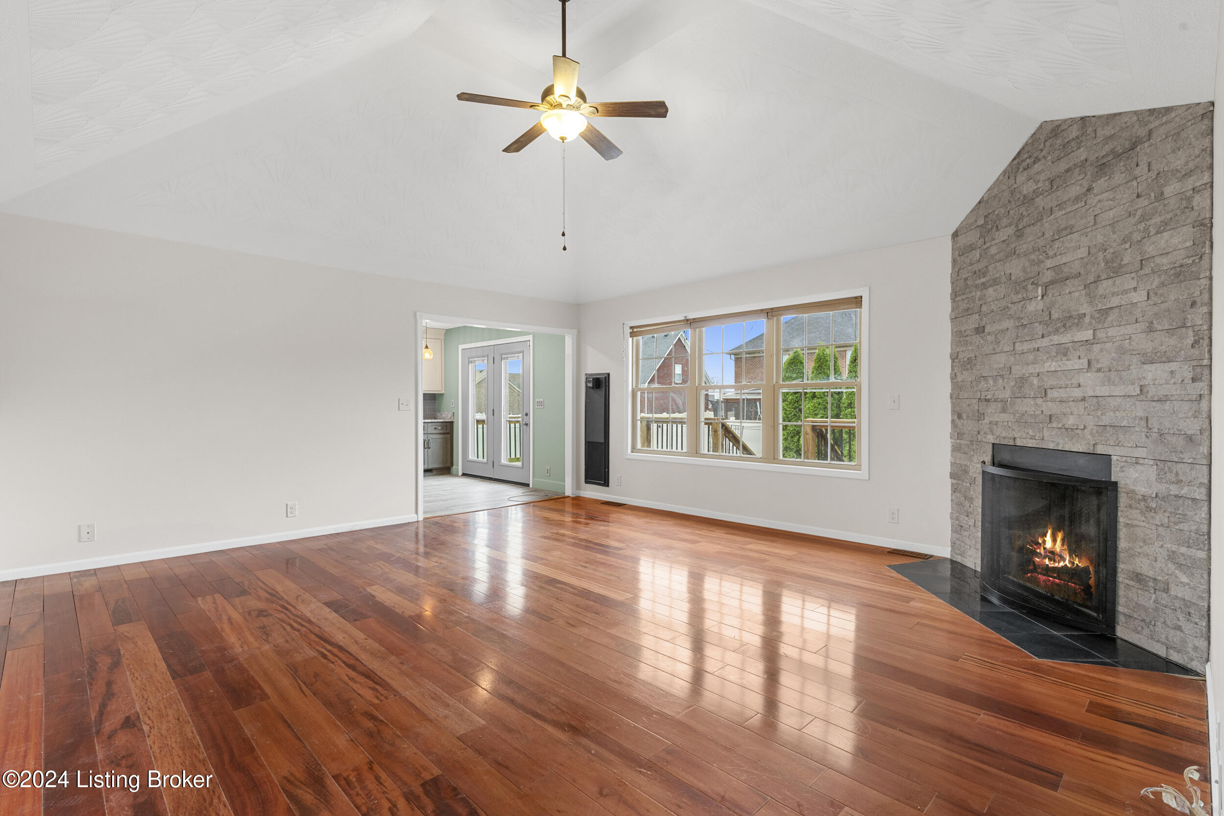 168 Maplewood Dr