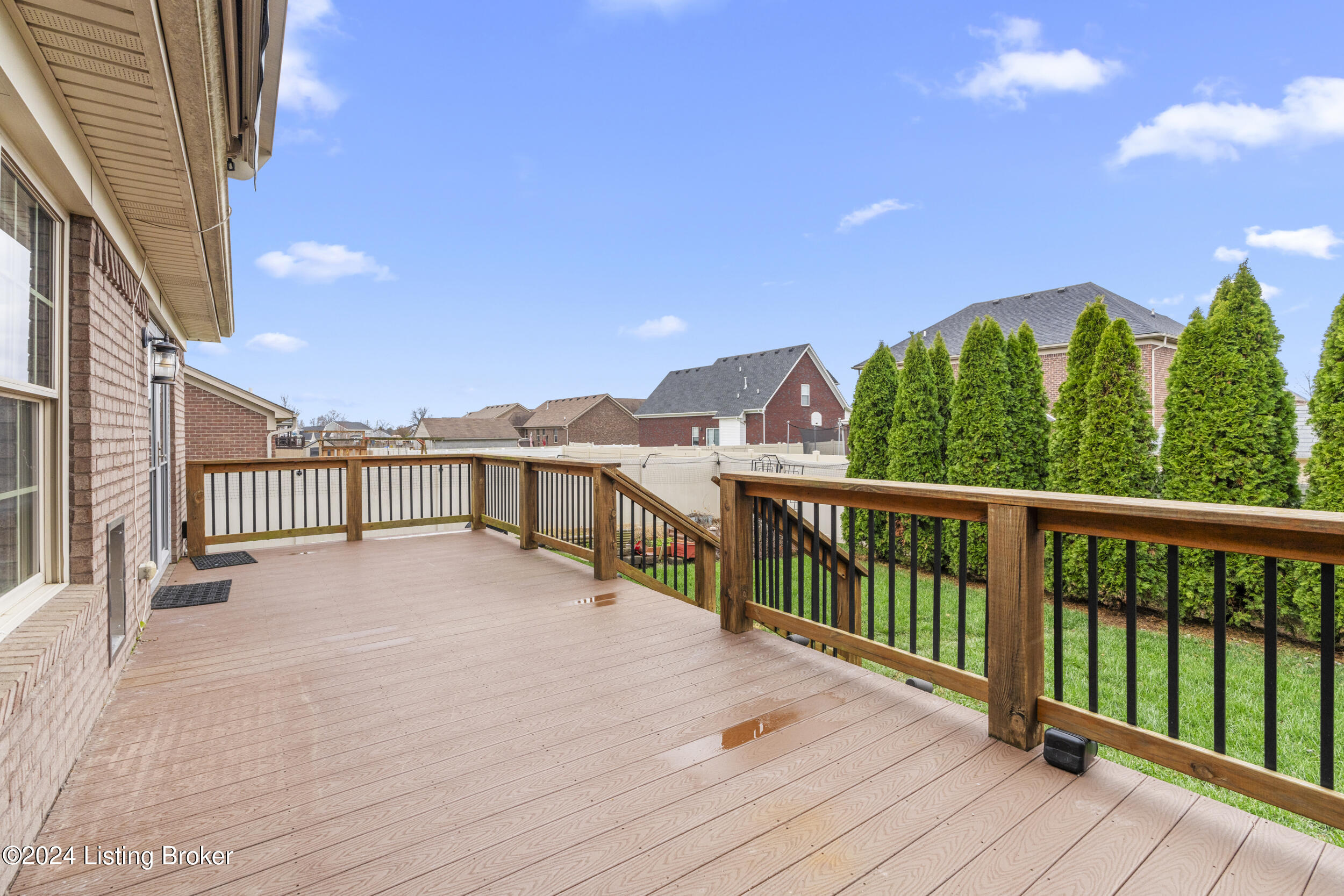 168 Maplewood Dr