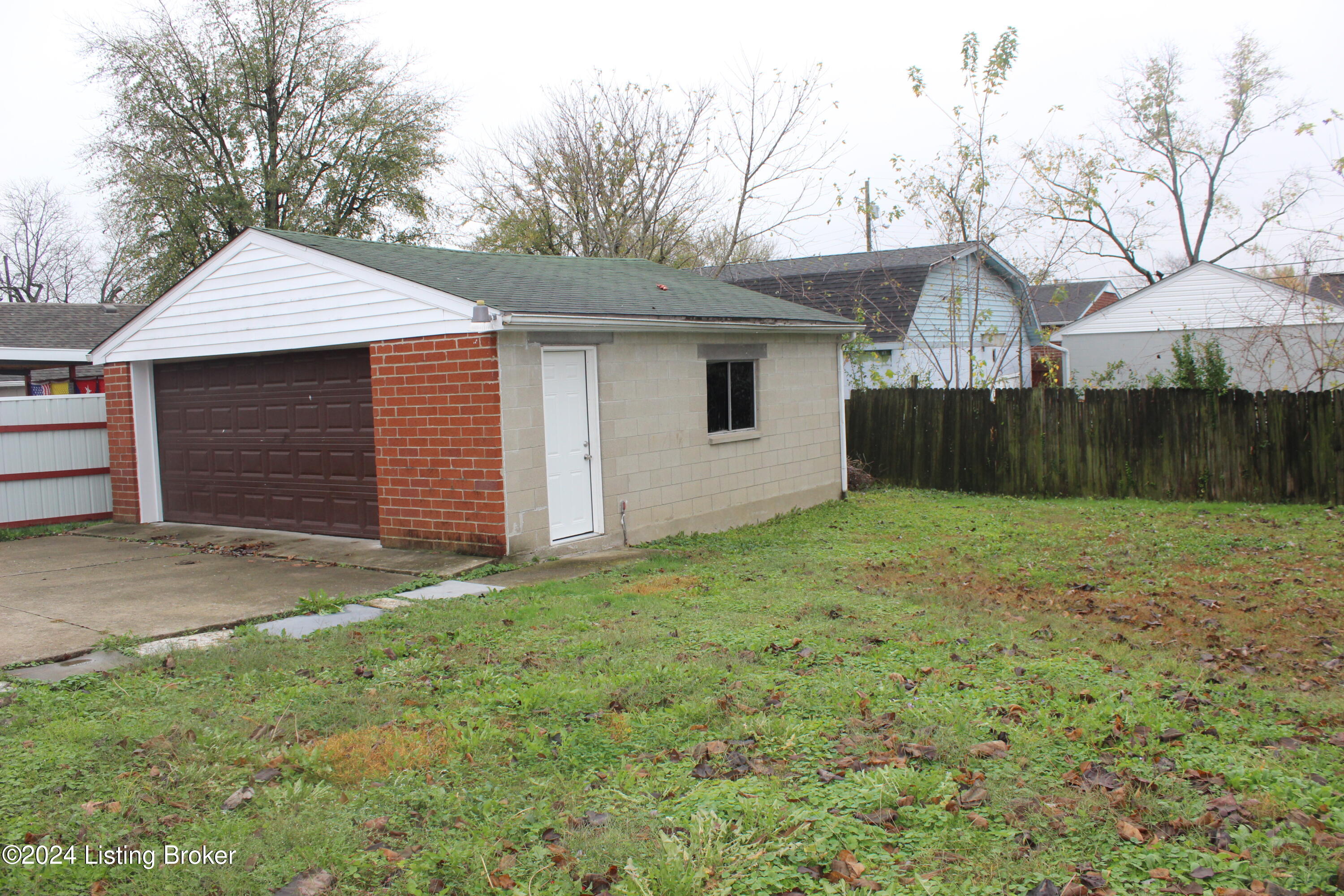 718 Macdonald Rd