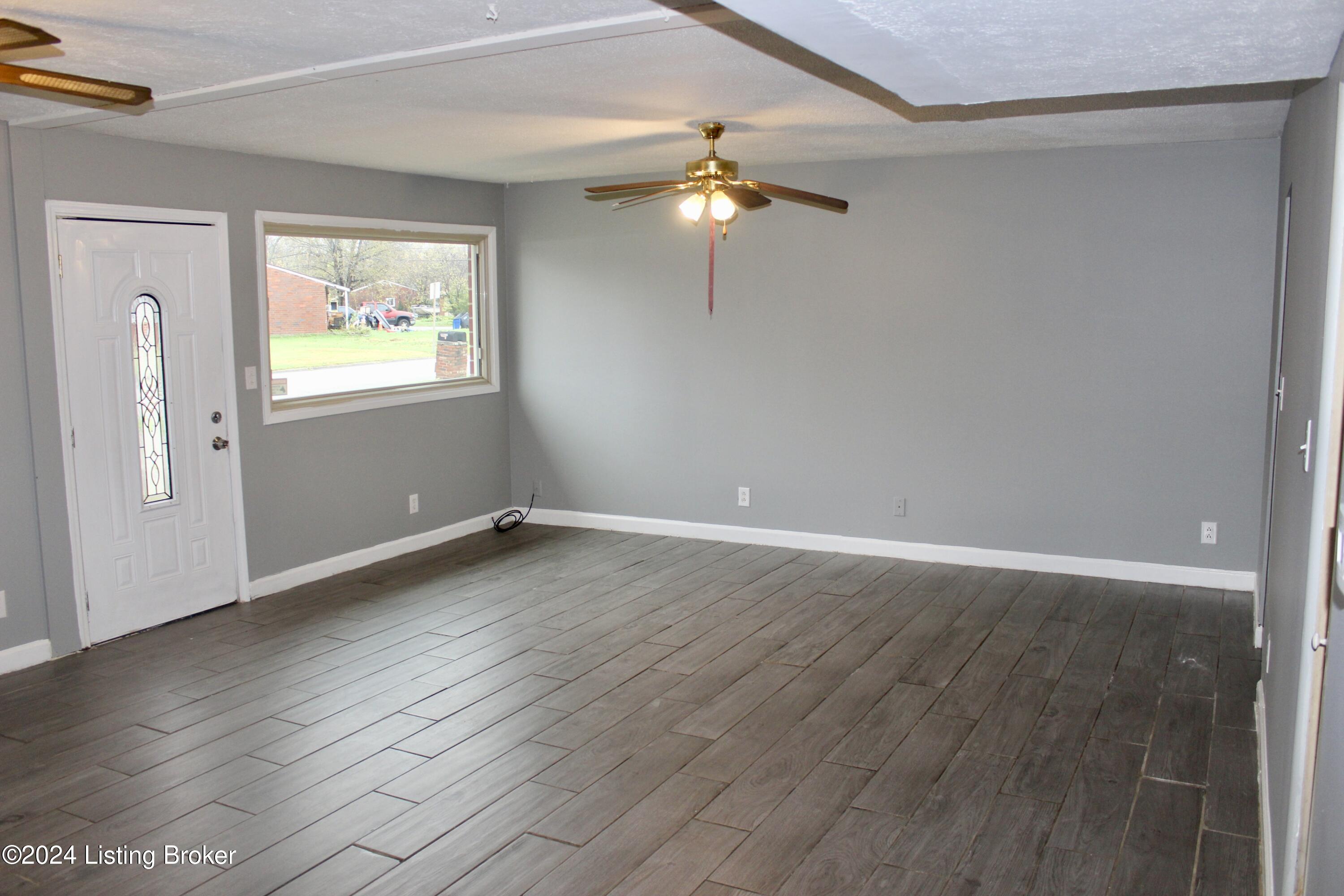 718 Macdonald Rd
