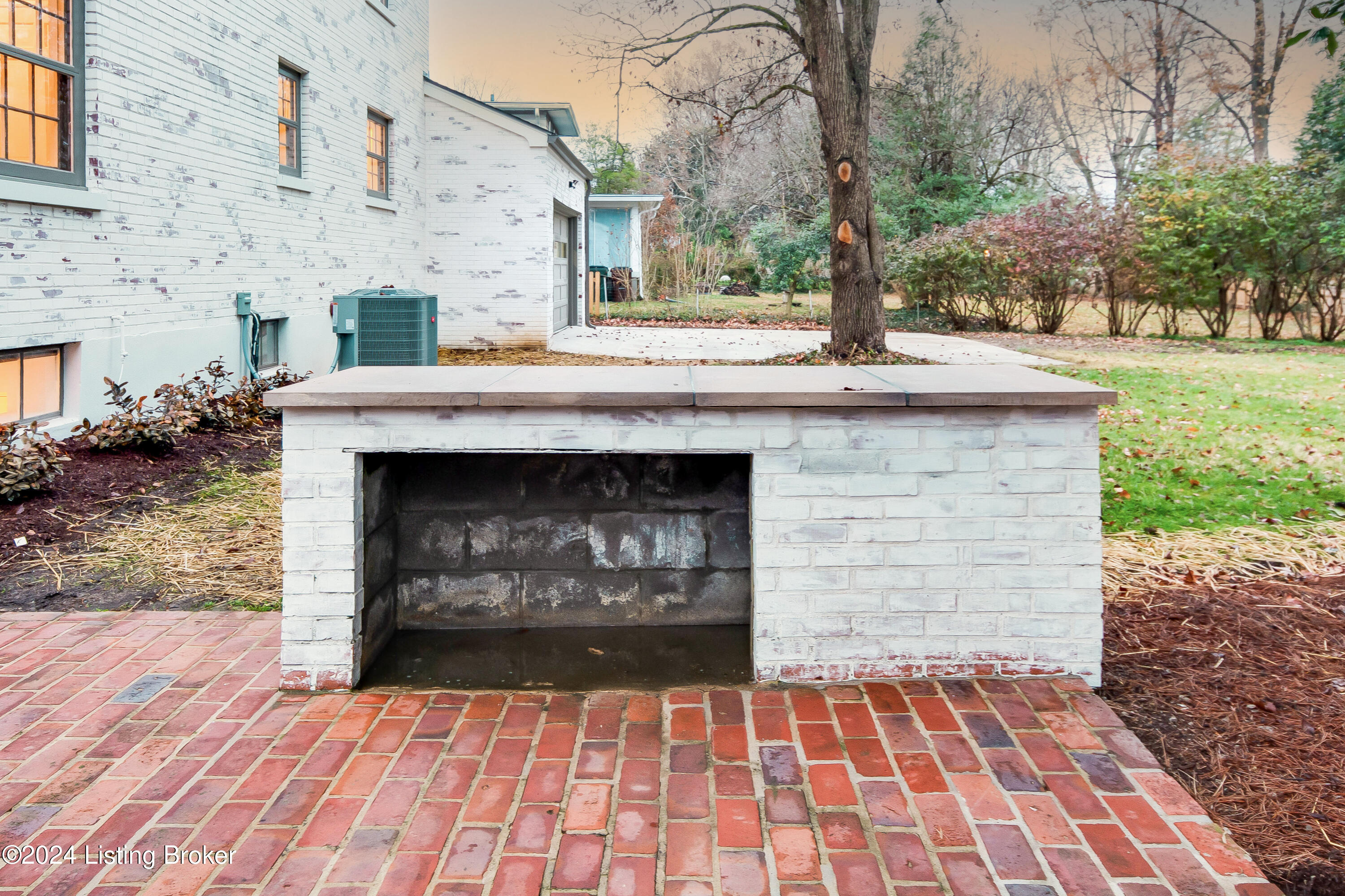 112 Sweetbriar Ln