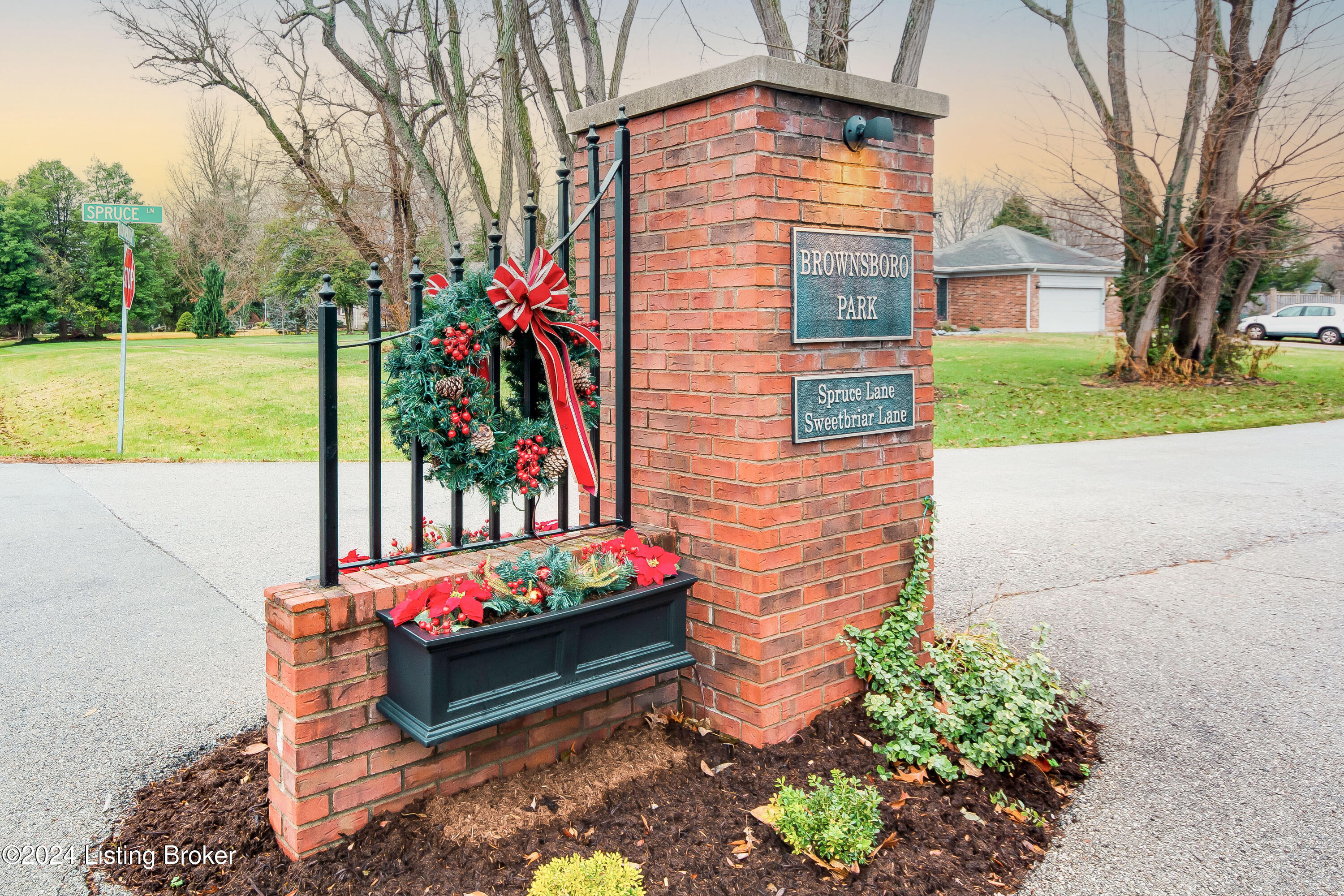 112 Sweetbriar Ln