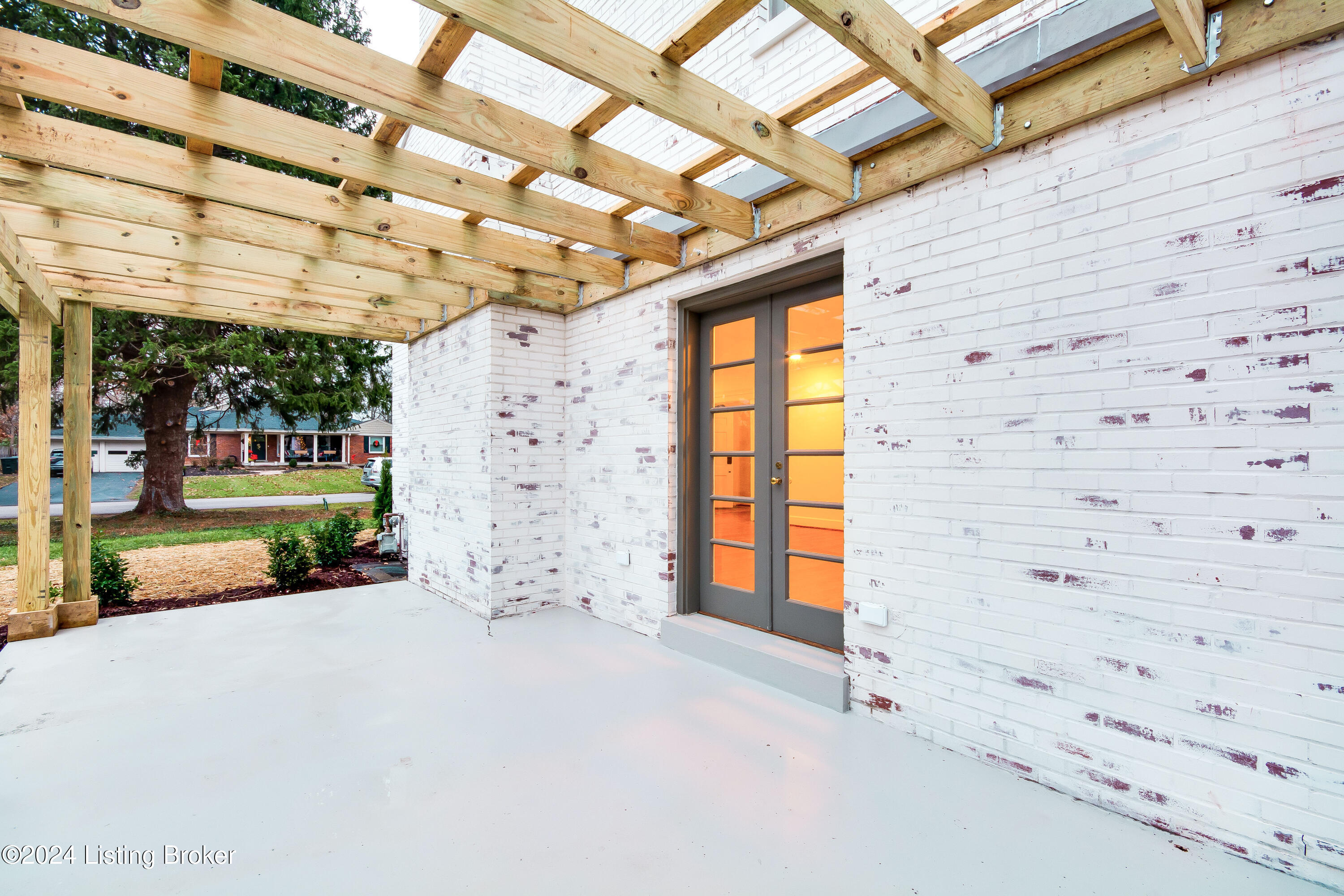 112 Sweetbriar Ln