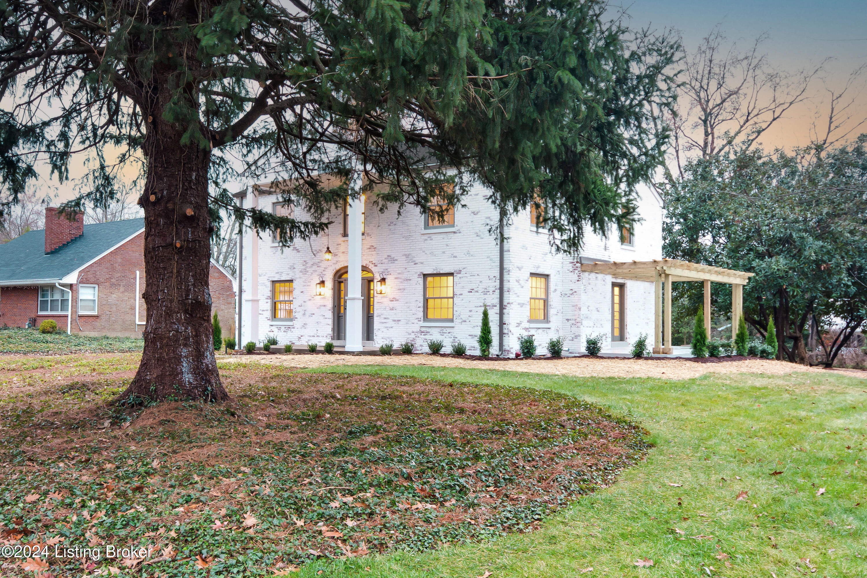 112 Sweetbriar Ln
