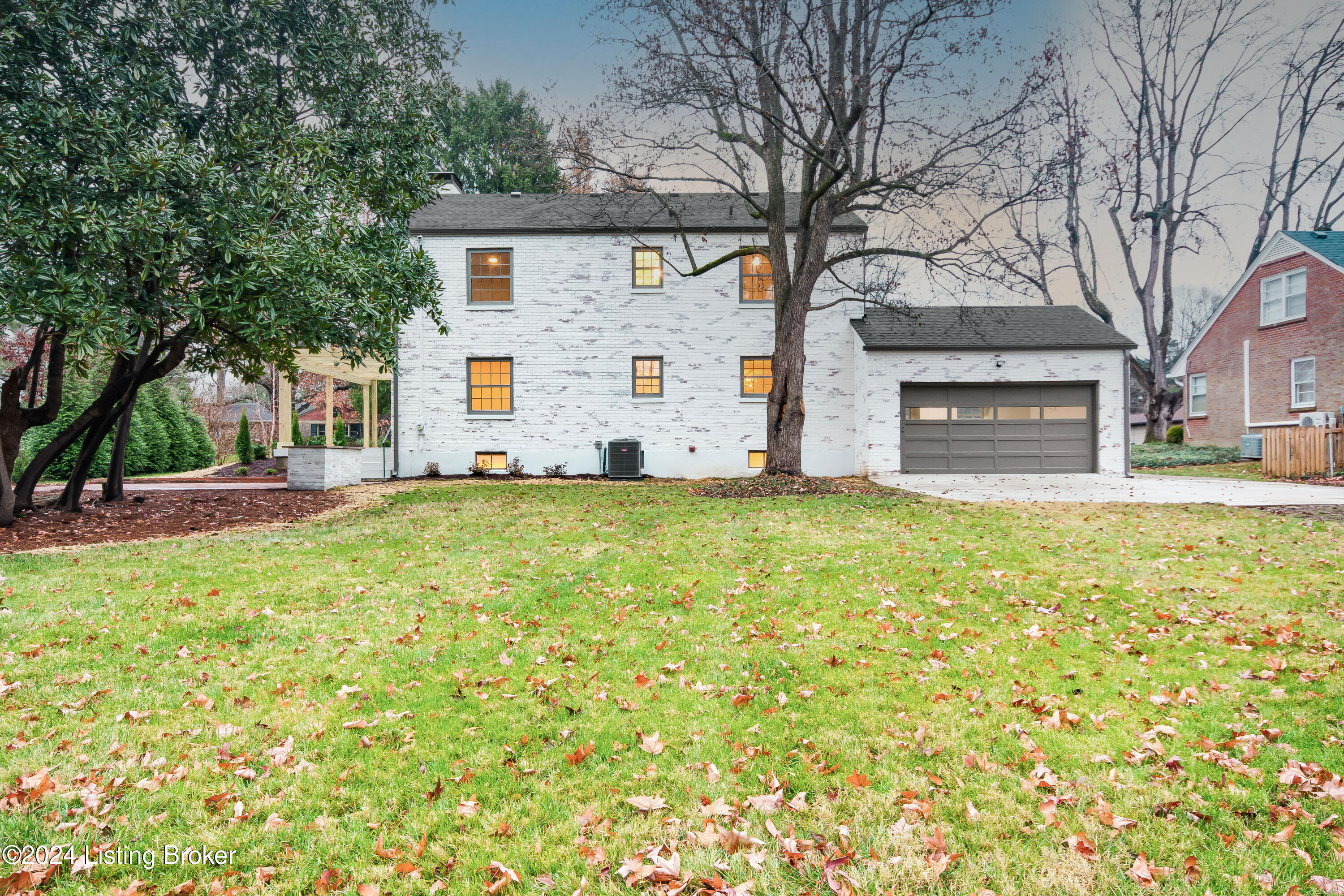 112 Sweetbriar Ln