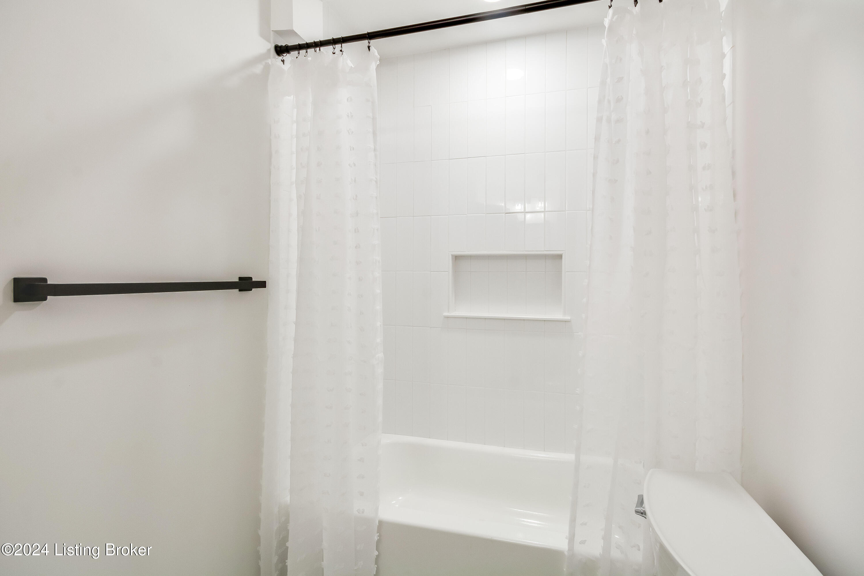 112 Sweetbriar Ln
