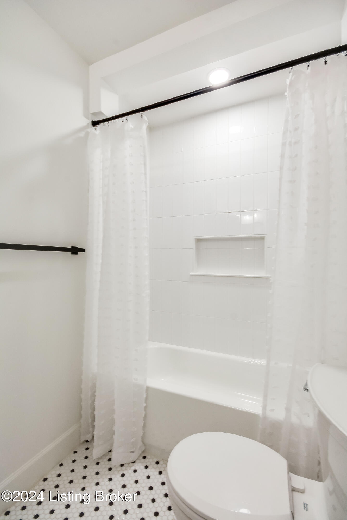 112 Sweetbriar Ln
