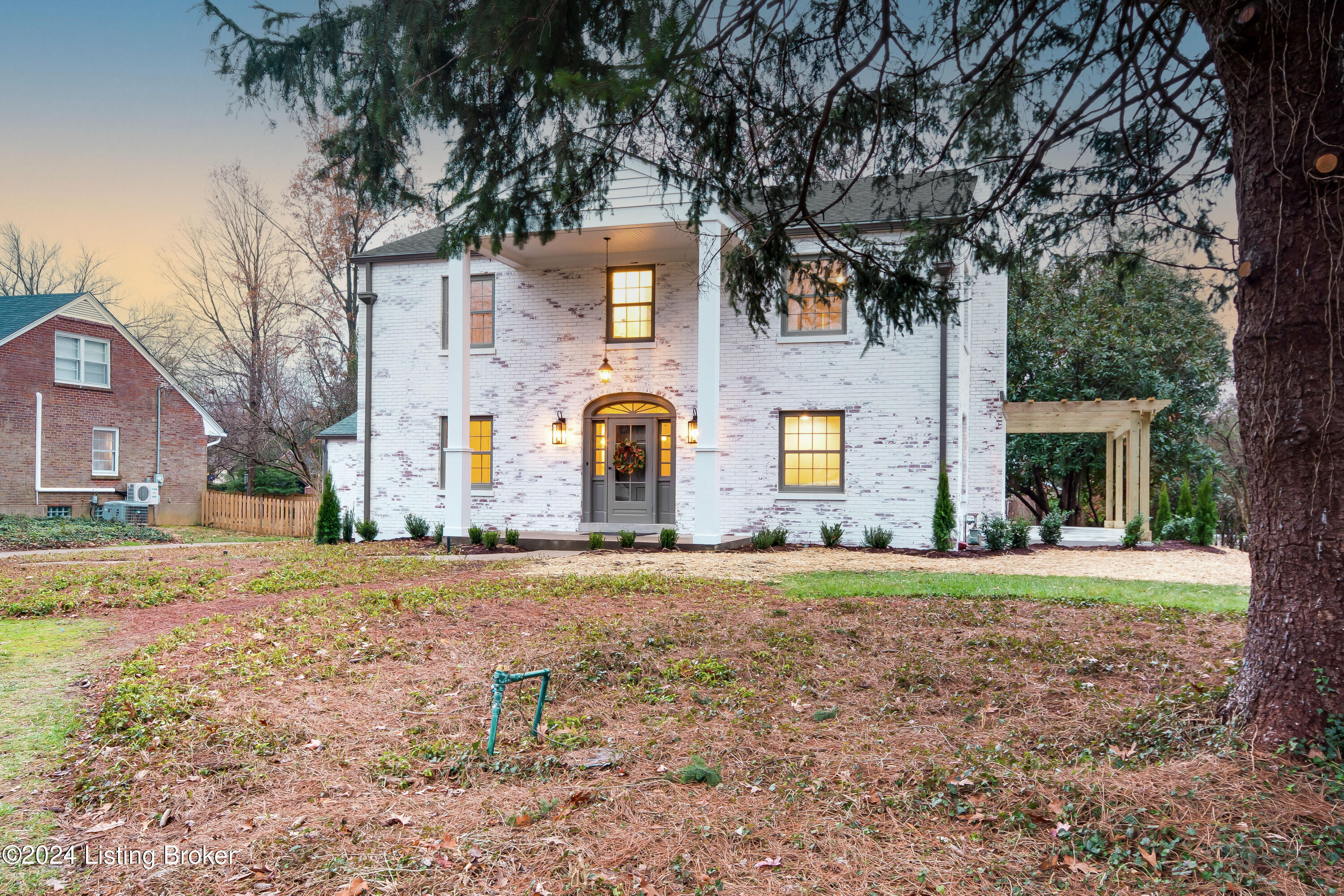 112 Sweetbriar Ln