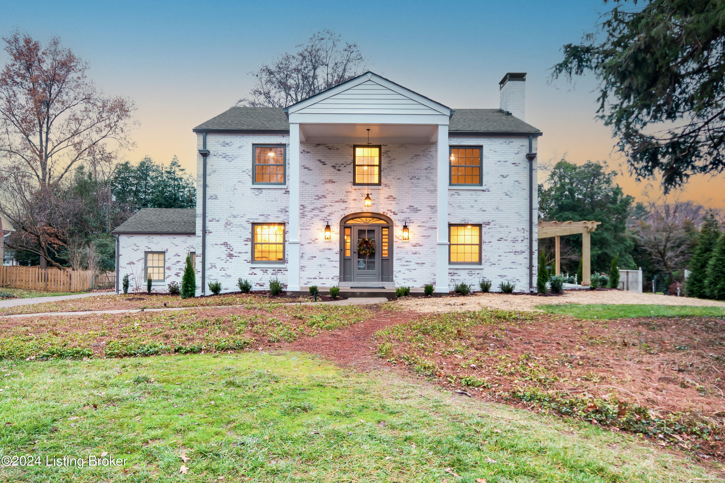 112 Sweetbriar Ln