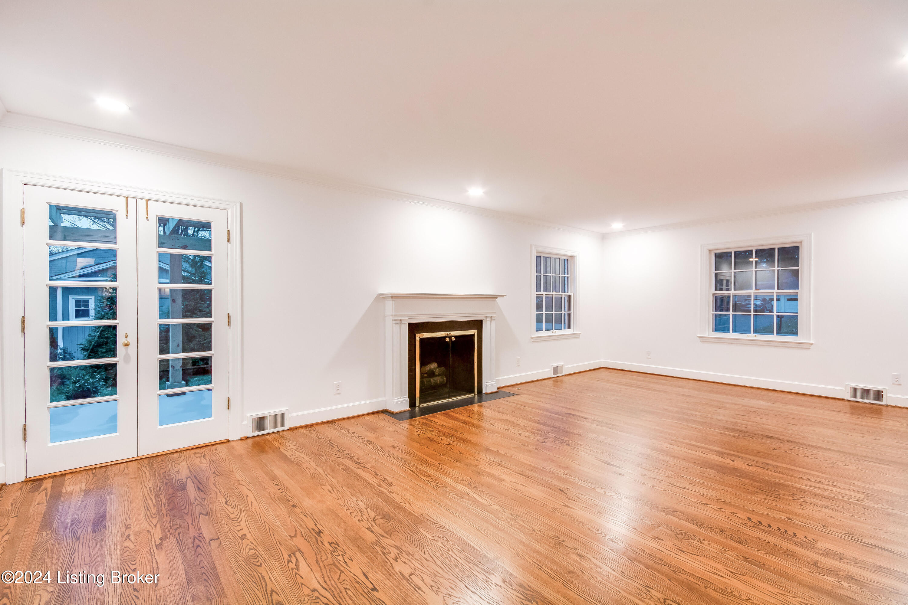 112 Sweetbriar Ln