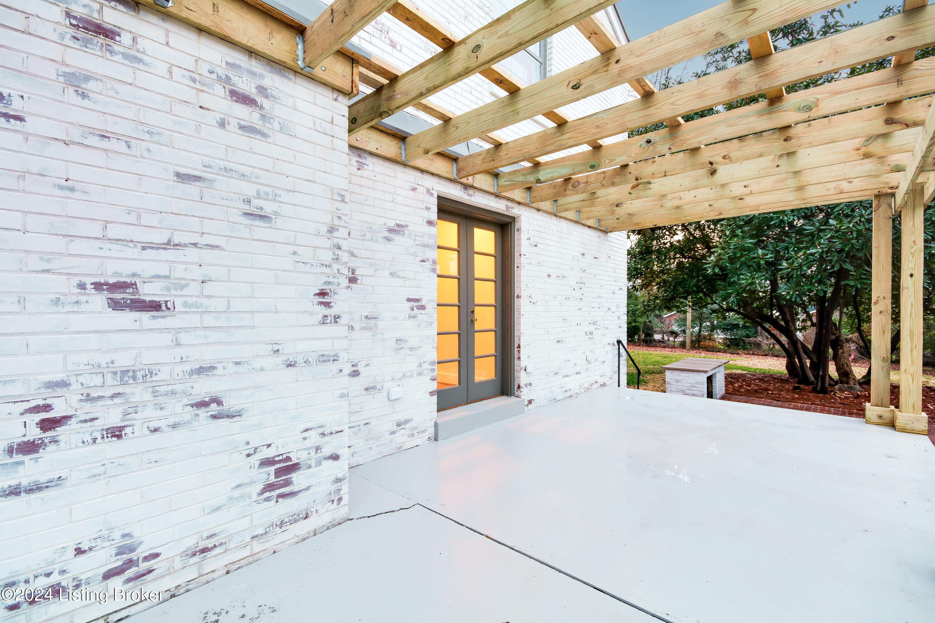 112 Sweetbriar Ln