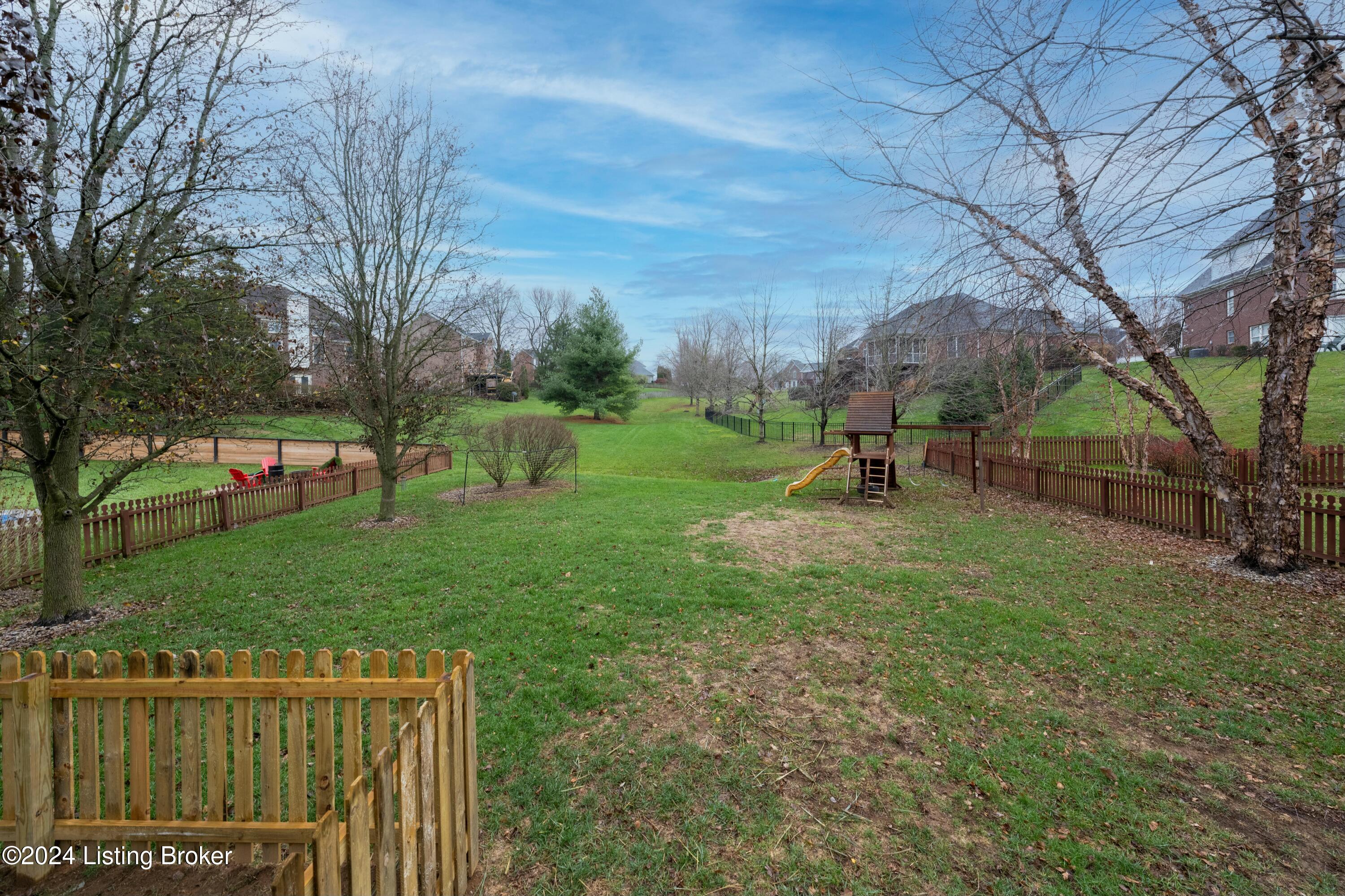 4706 Redbud Forest Pl