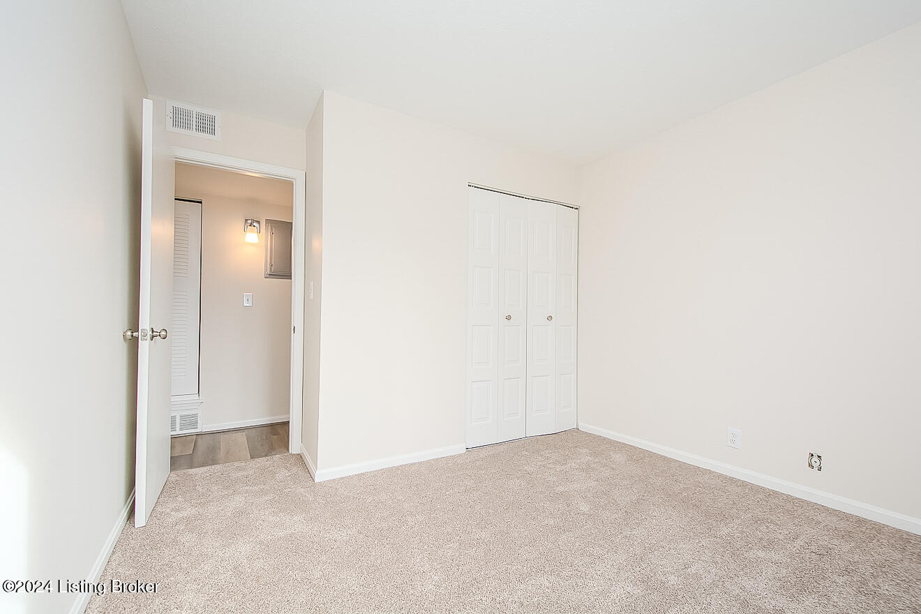 312 Logsdon Ct
