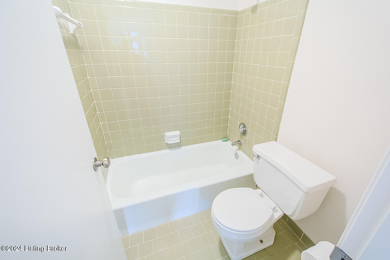 312 Logsdon Ct