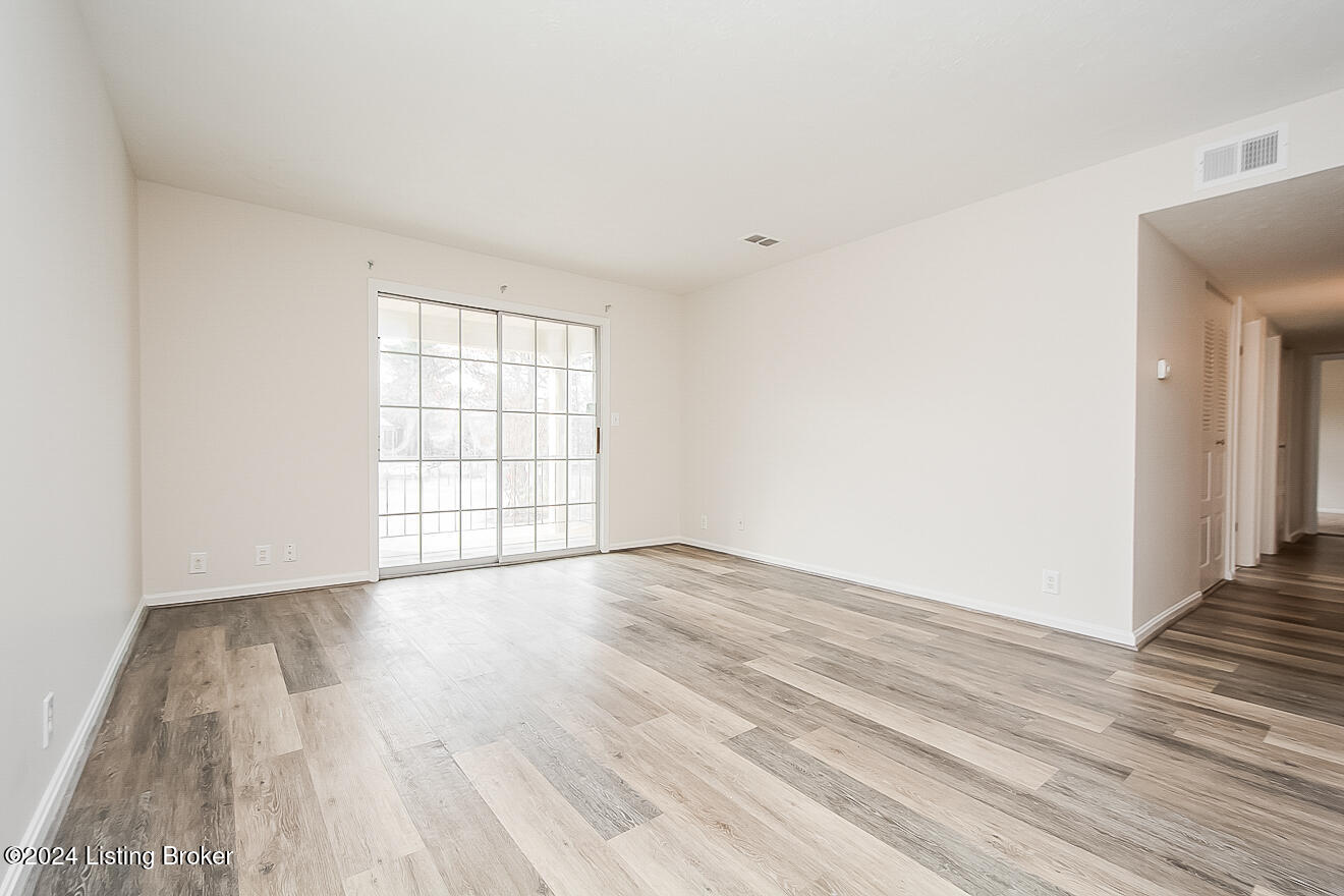 312 Logsdon Ct