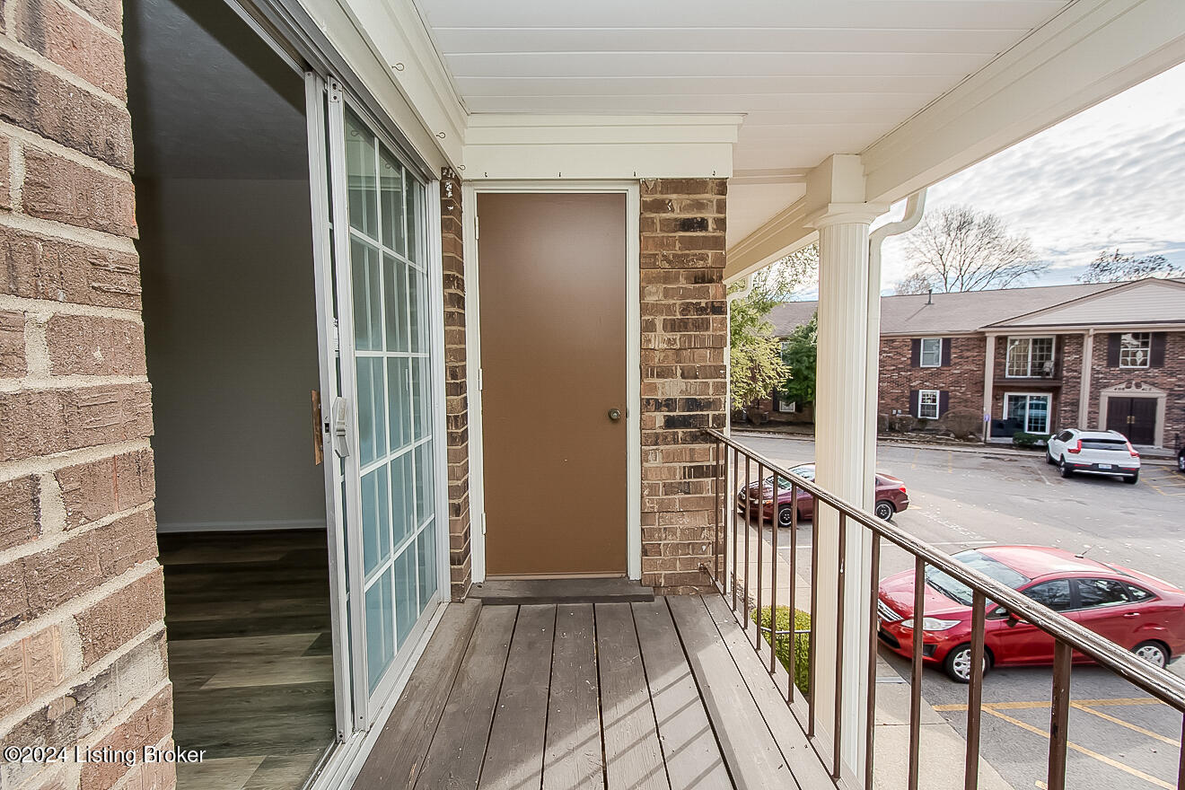 312 Logsdon Ct