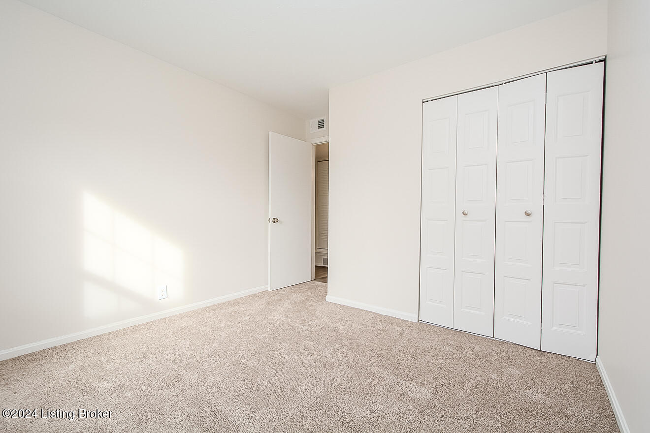 312 Logsdon Ct