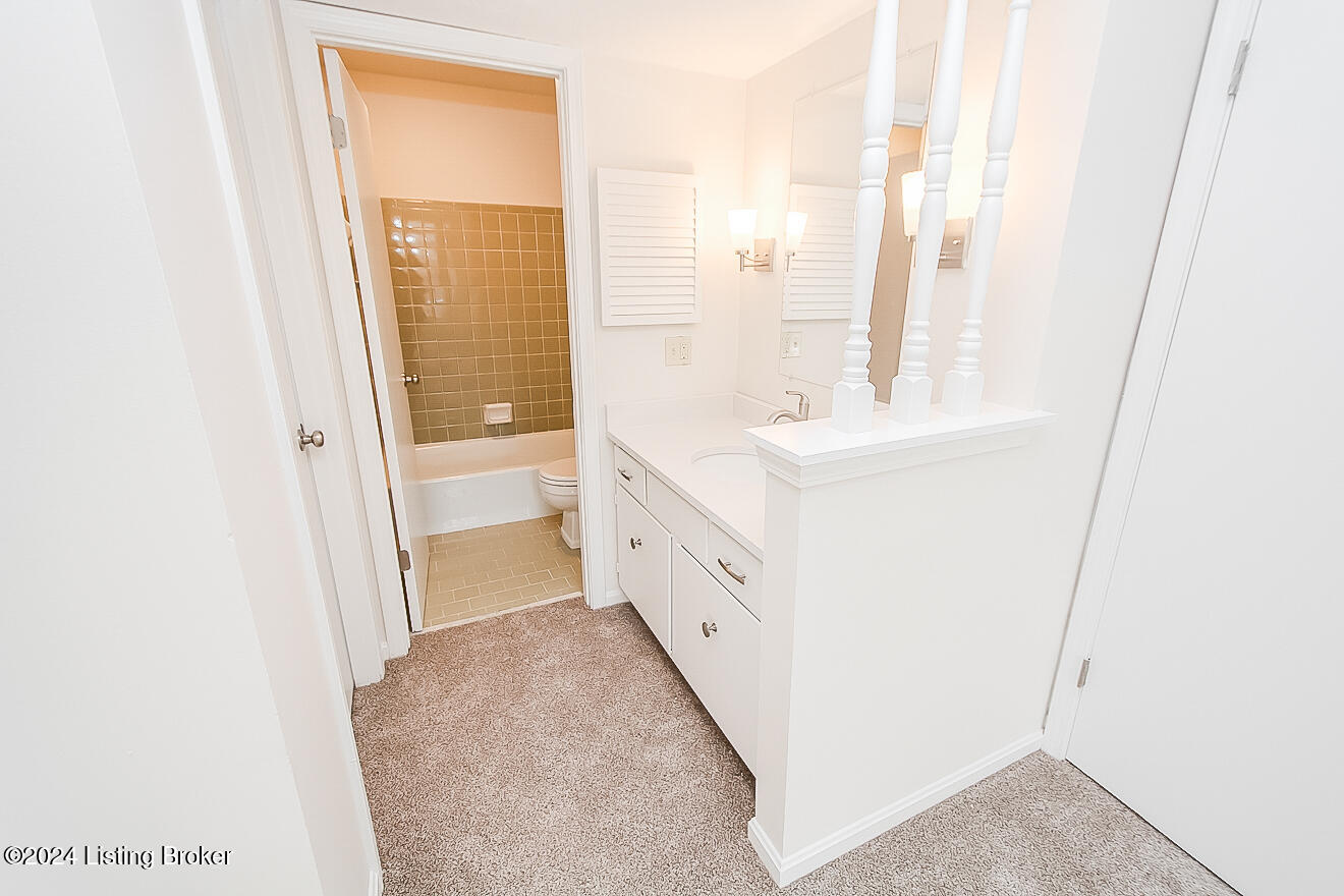 312 Logsdon Ct