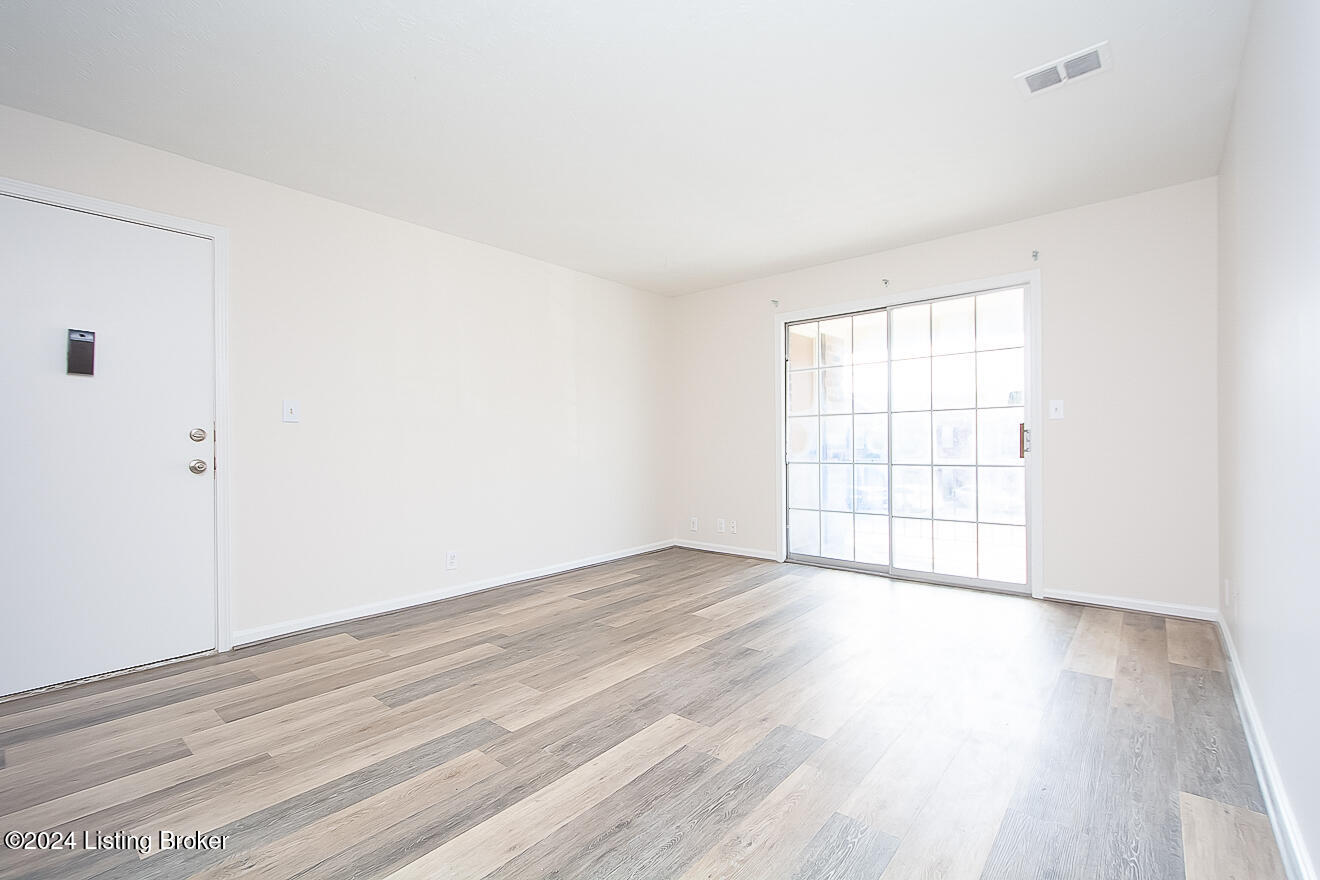 312 Logsdon Ct