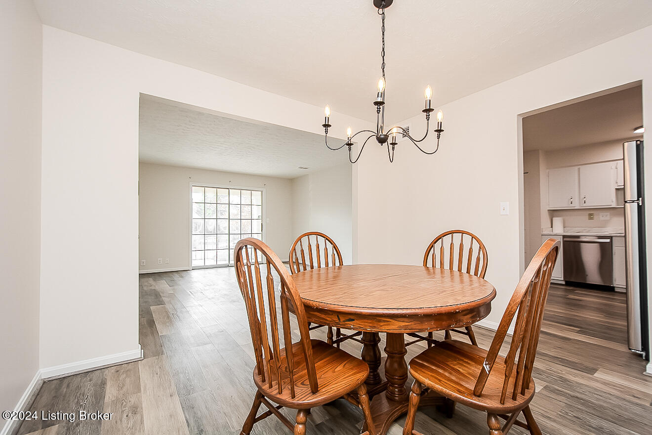 312 Logsdon Ct