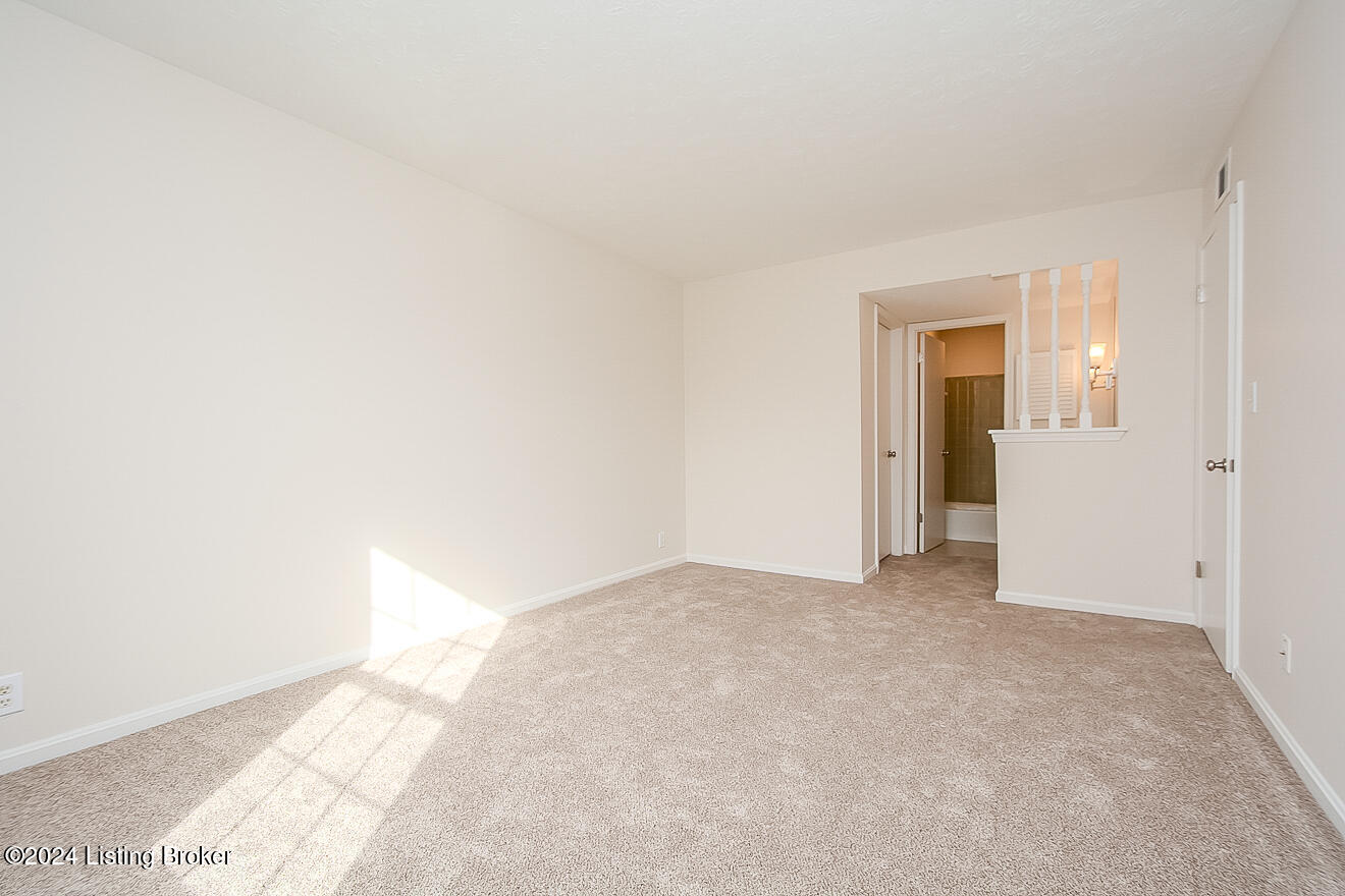 312 Logsdon Ct