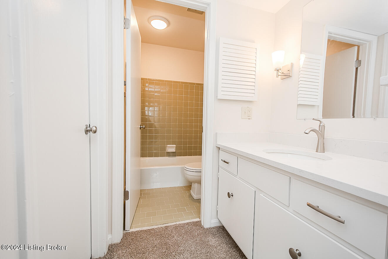 312 Logsdon Ct