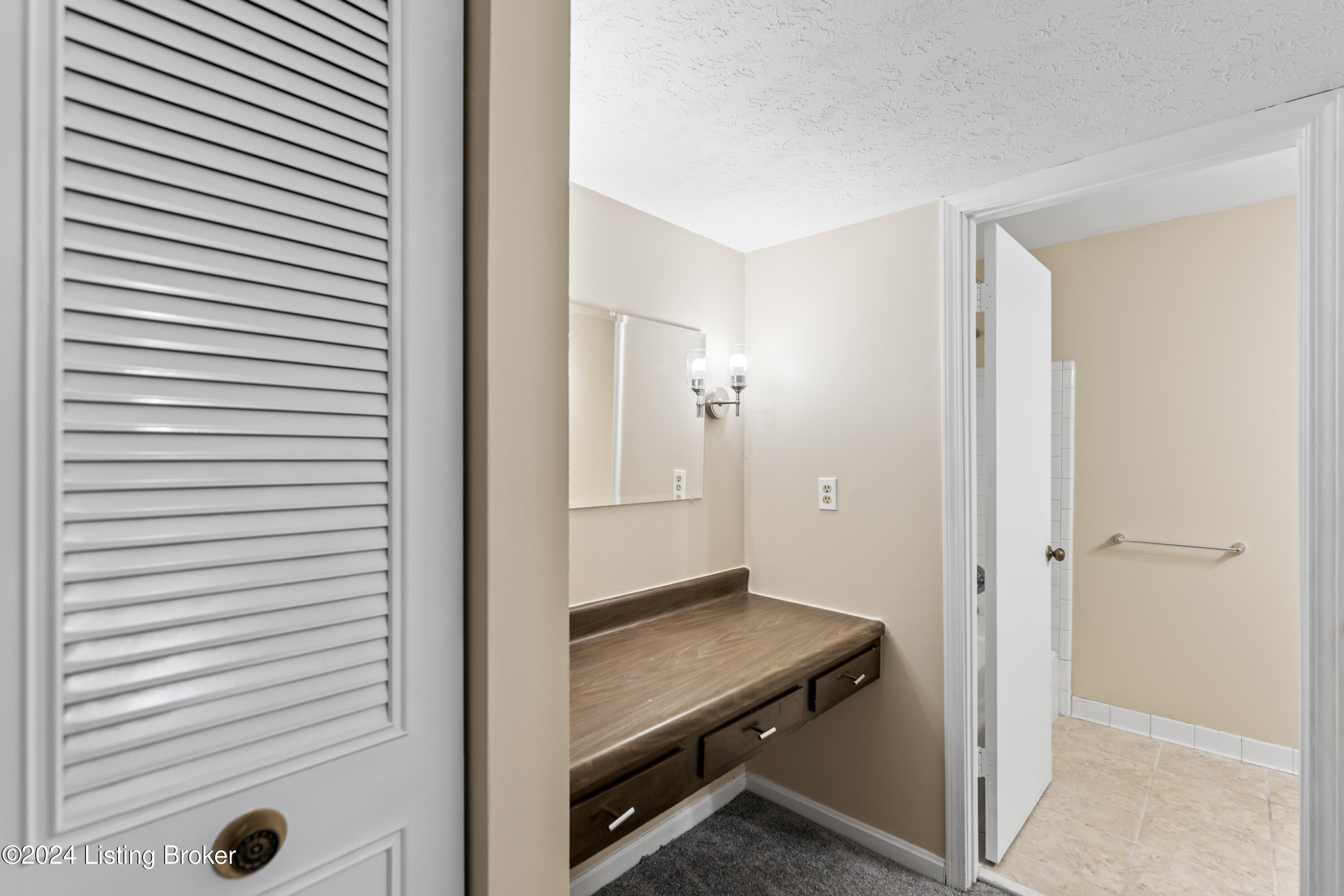 103 Algiers Ct, 3
