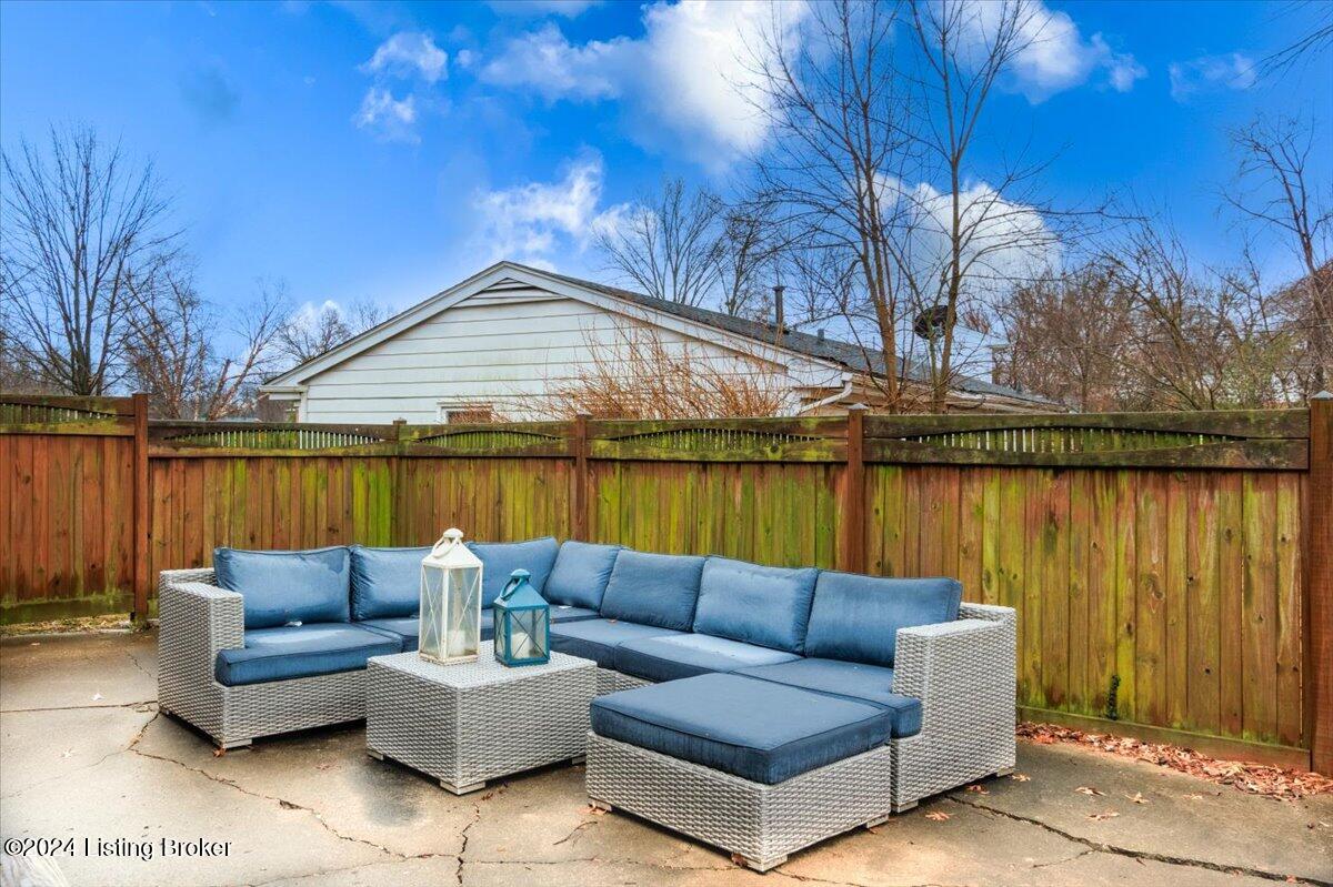 9215 Aylesbury Dr
