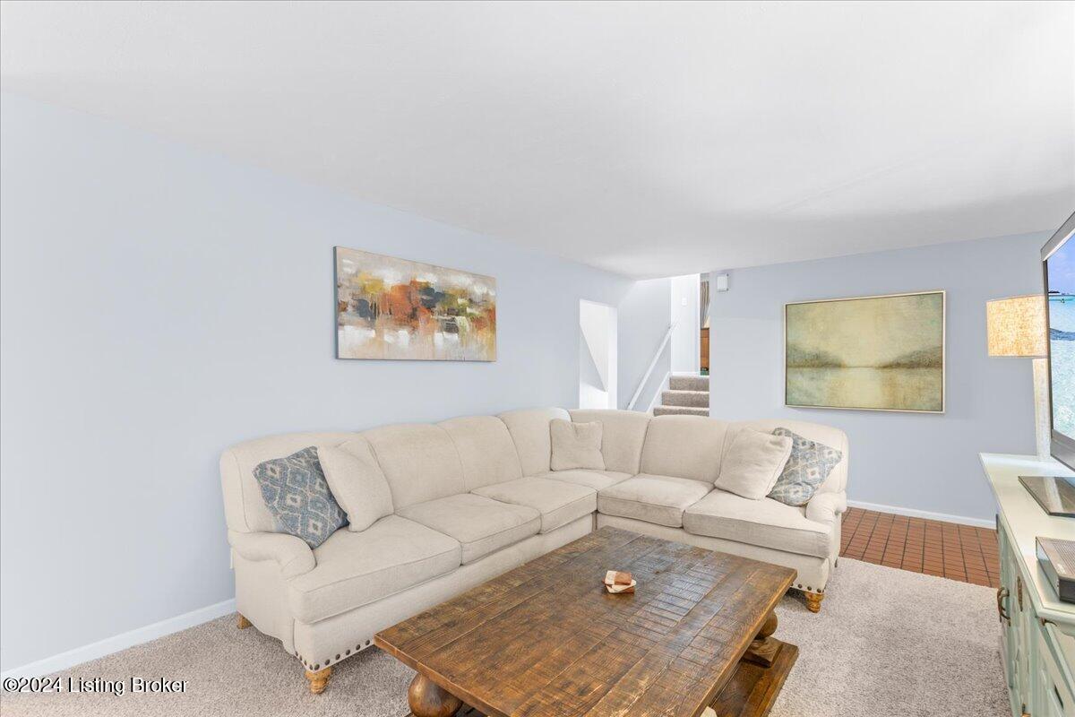 9215 Aylesbury Dr
