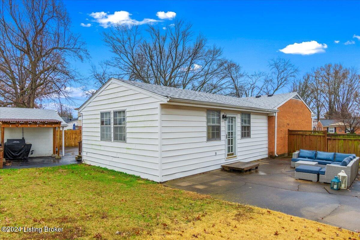 9215 Aylesbury Dr