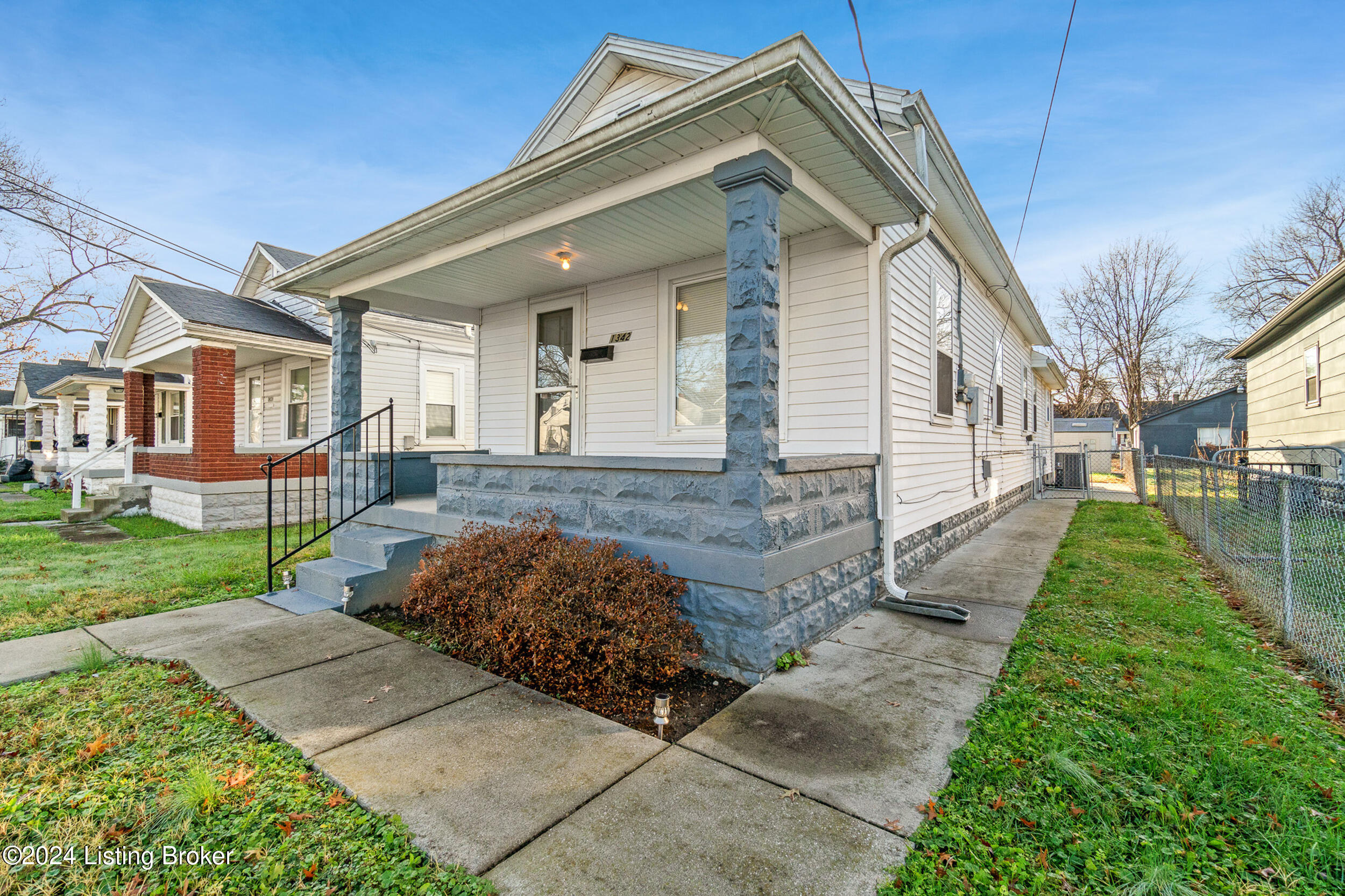 1342 Longfield Ave