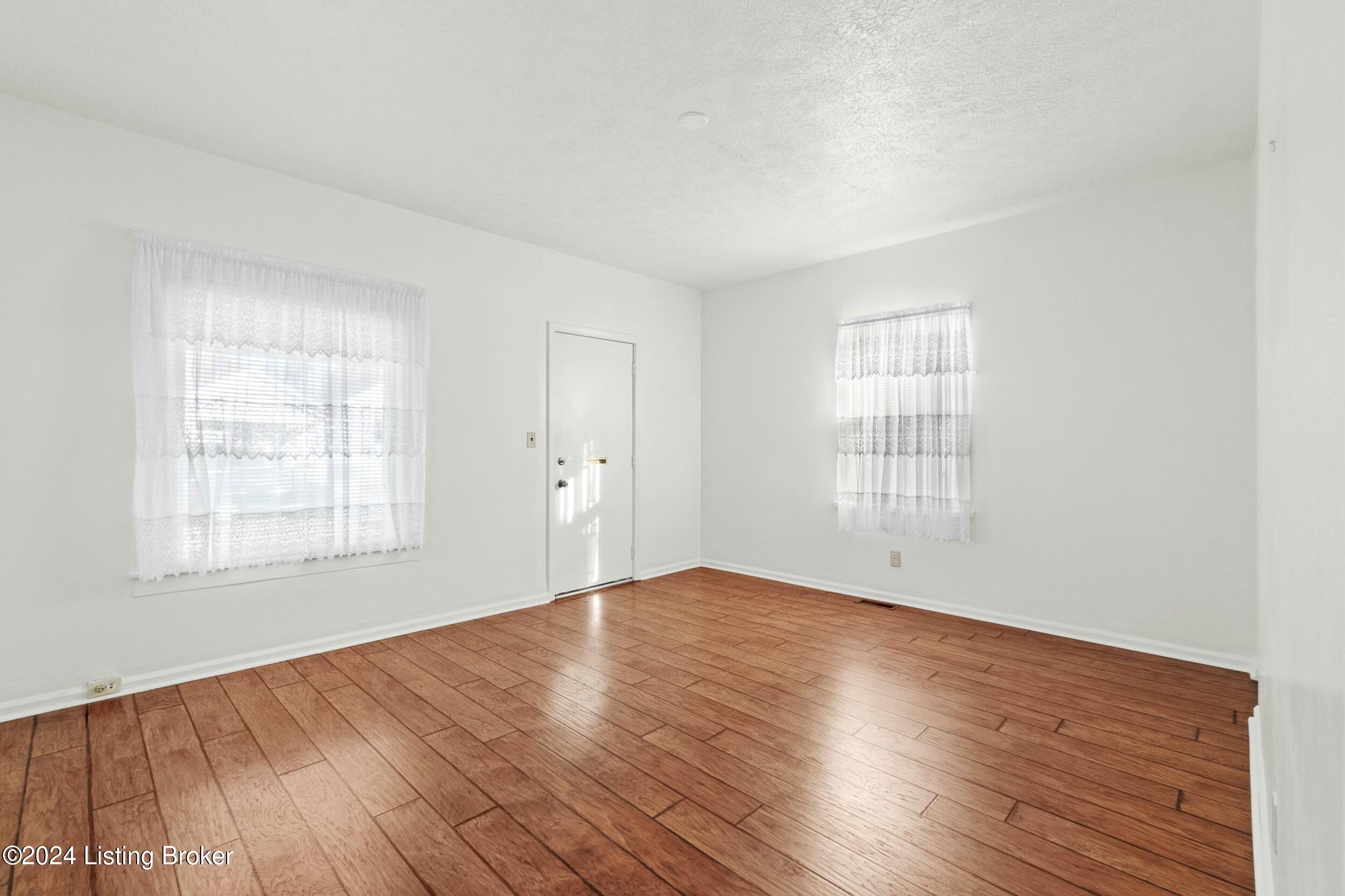 1342 Longfield Ave