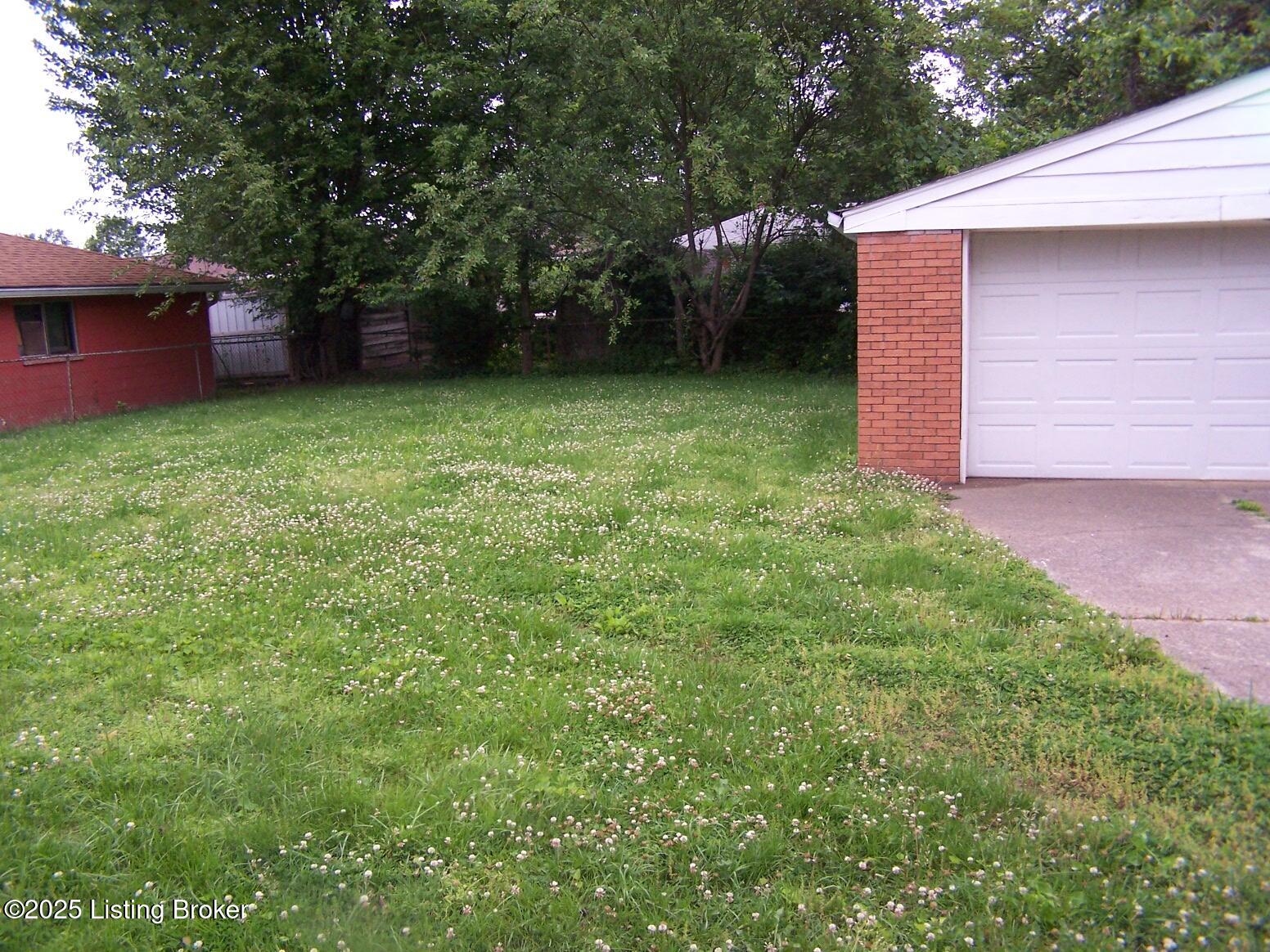 2235 Thurman Dr