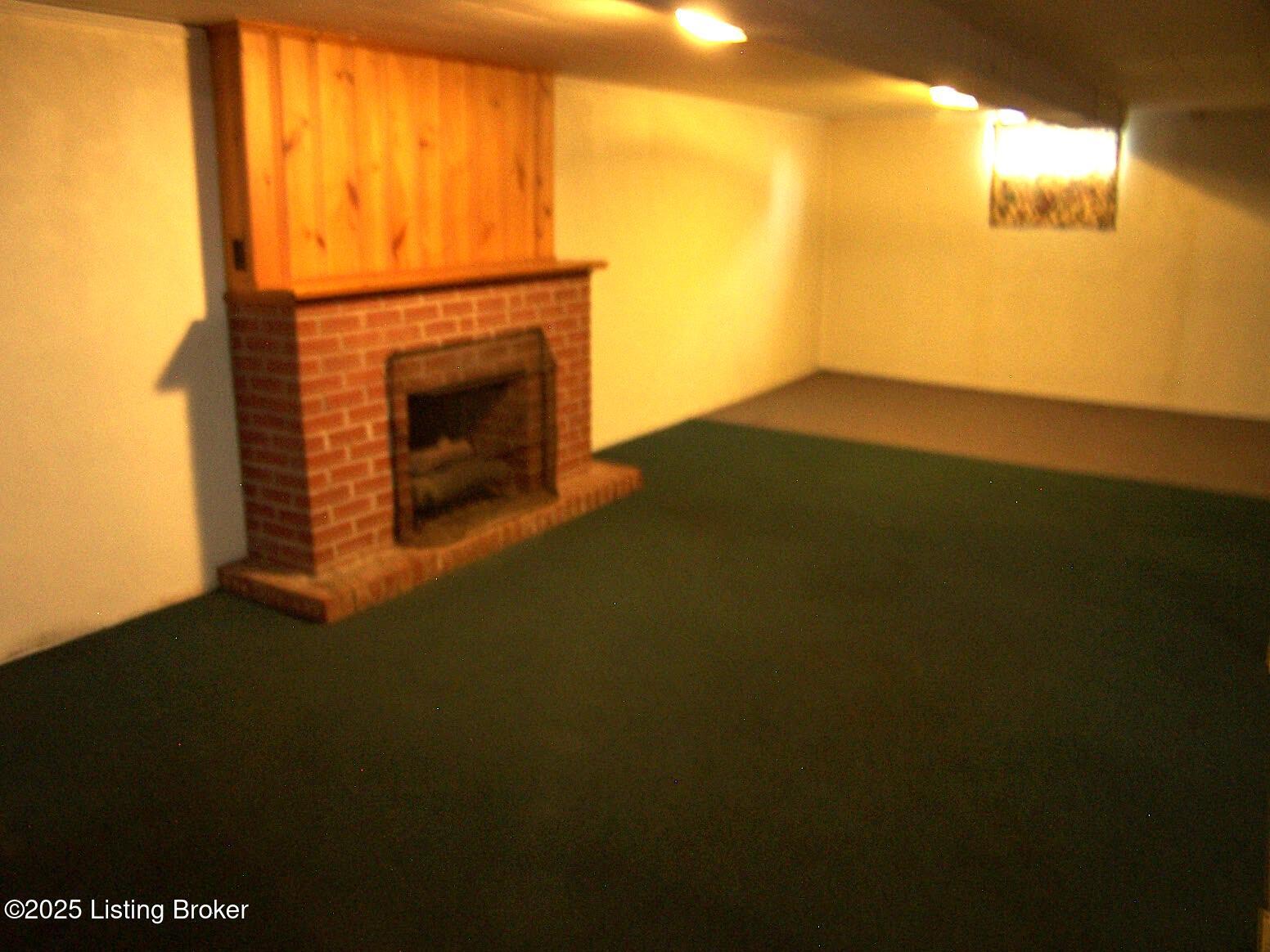 2235 Thurman Dr