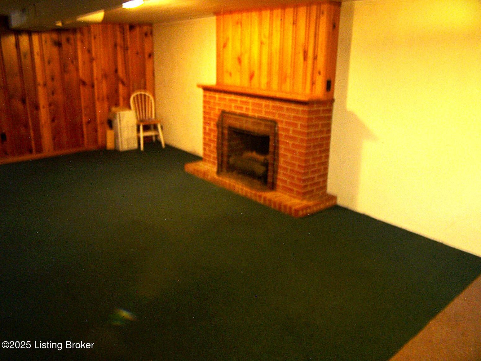 2235 Thurman Dr
