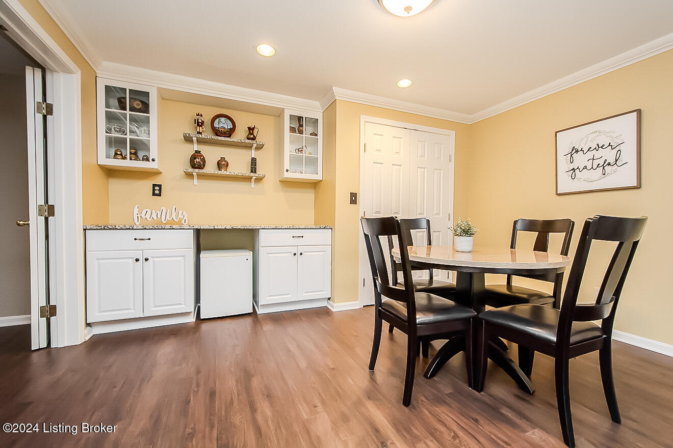 7422 Falls Ridge Ct