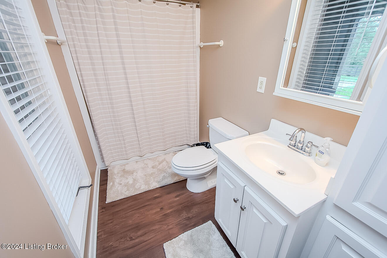 7422 Falls Ridge Ct