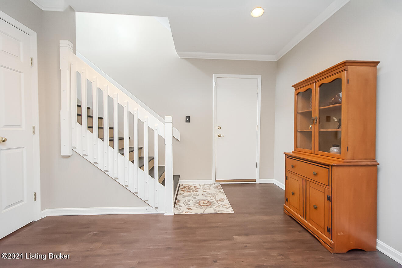 7422 Falls Ridge Ct