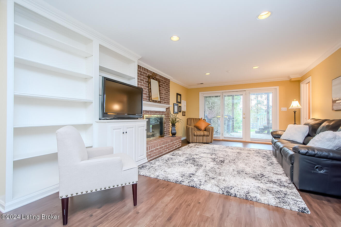 7422 Falls Ridge Ct
