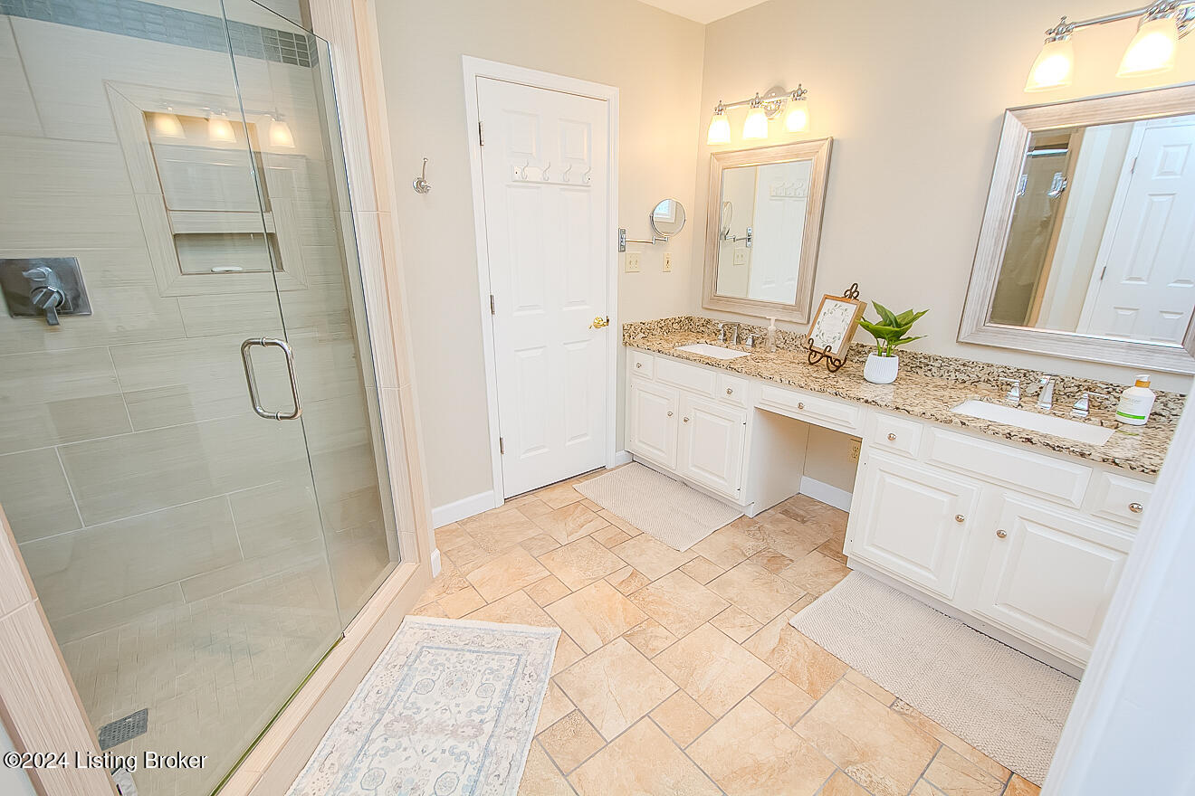 7422 Falls Ridge Ct