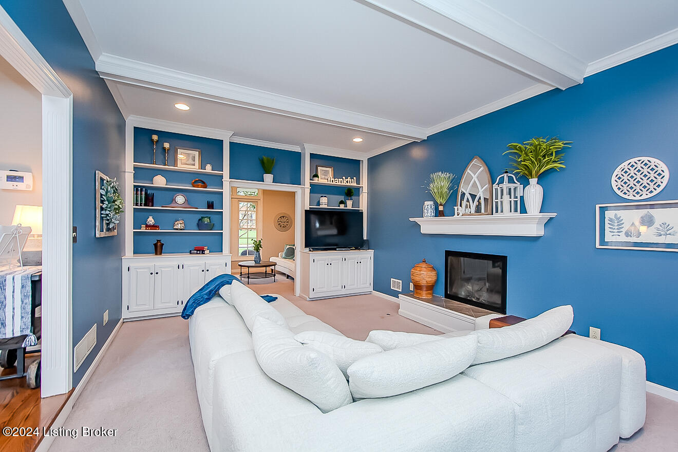 7422 Falls Ridge Ct