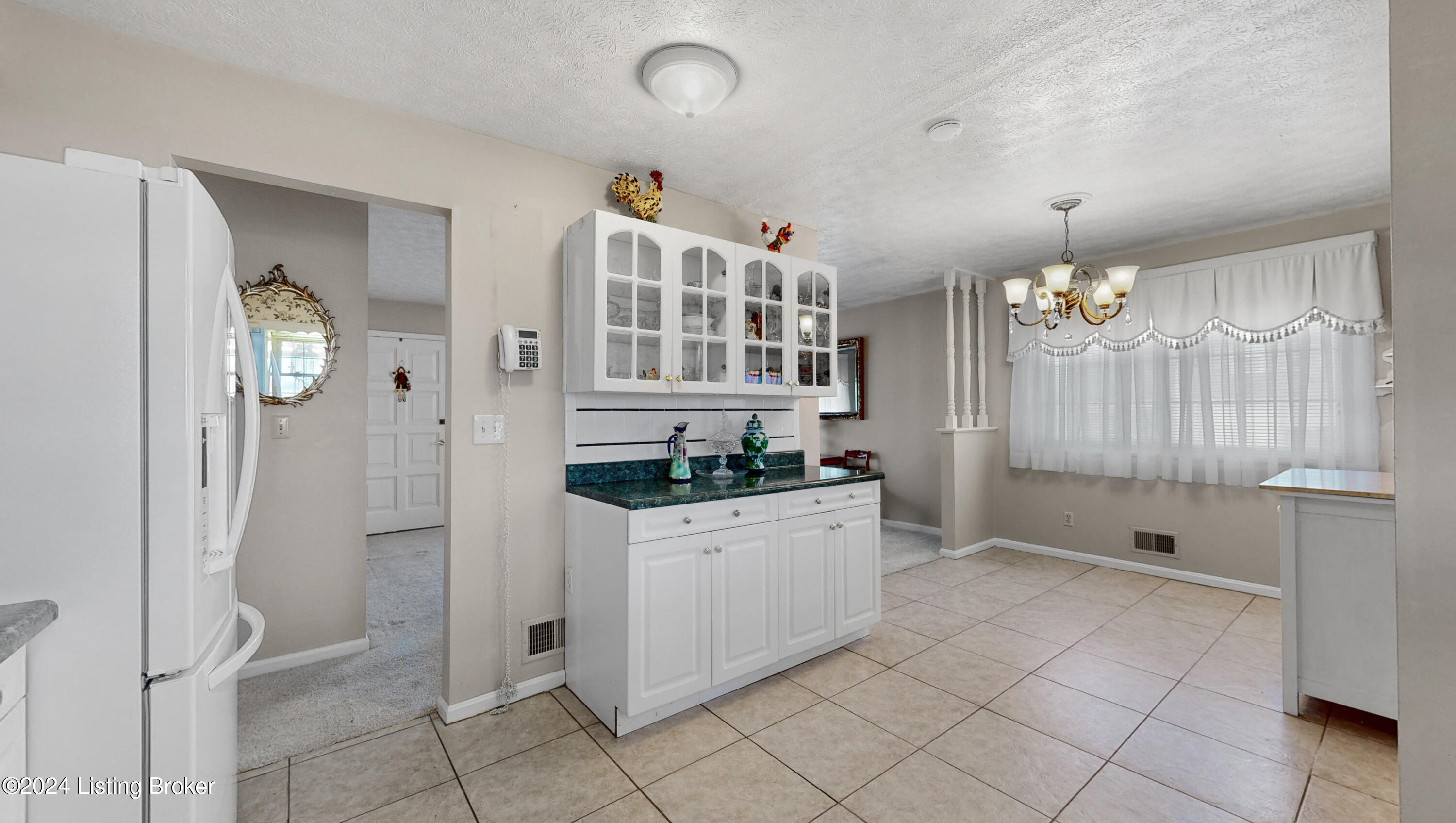 210 Ellis Ln