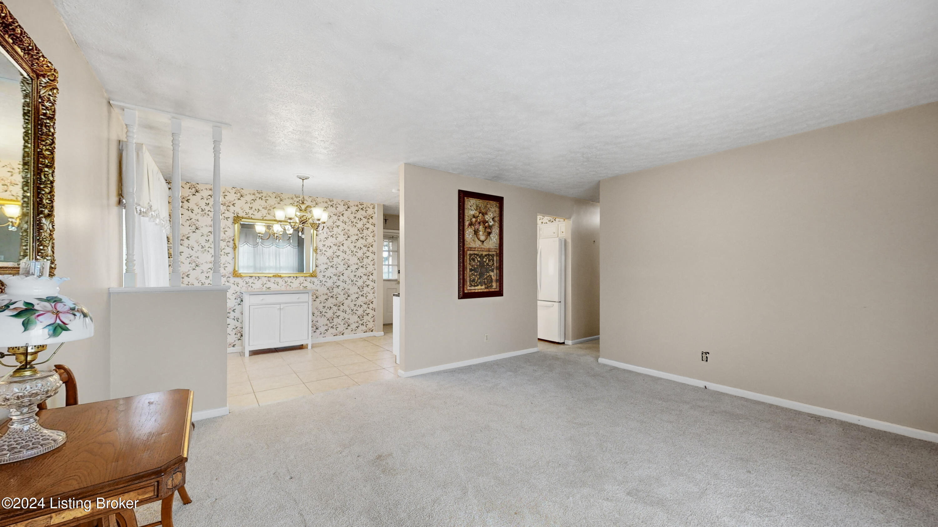 210 Ellis Ln
