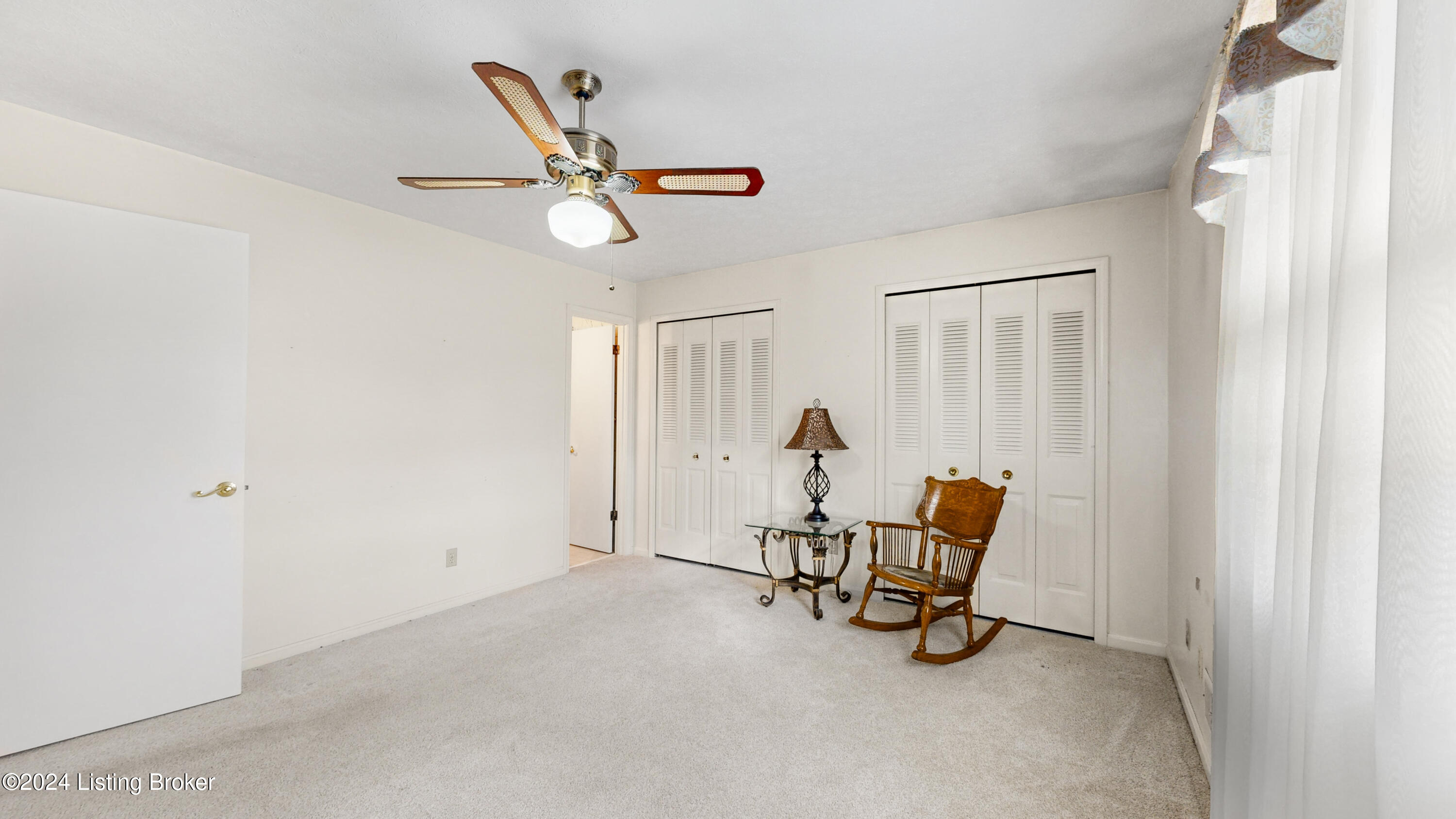 210 Ellis Ln