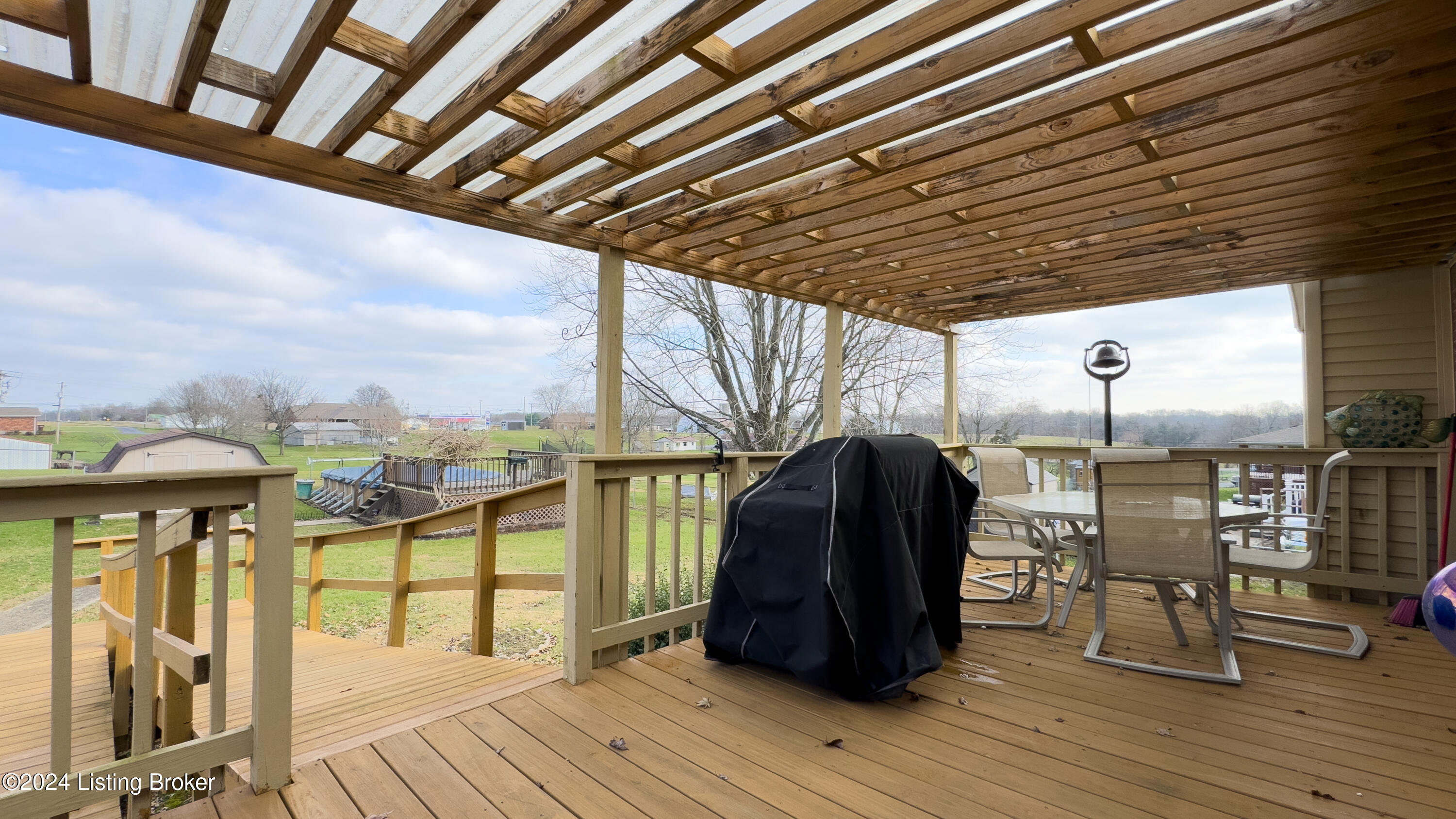 210 Ellis Ln