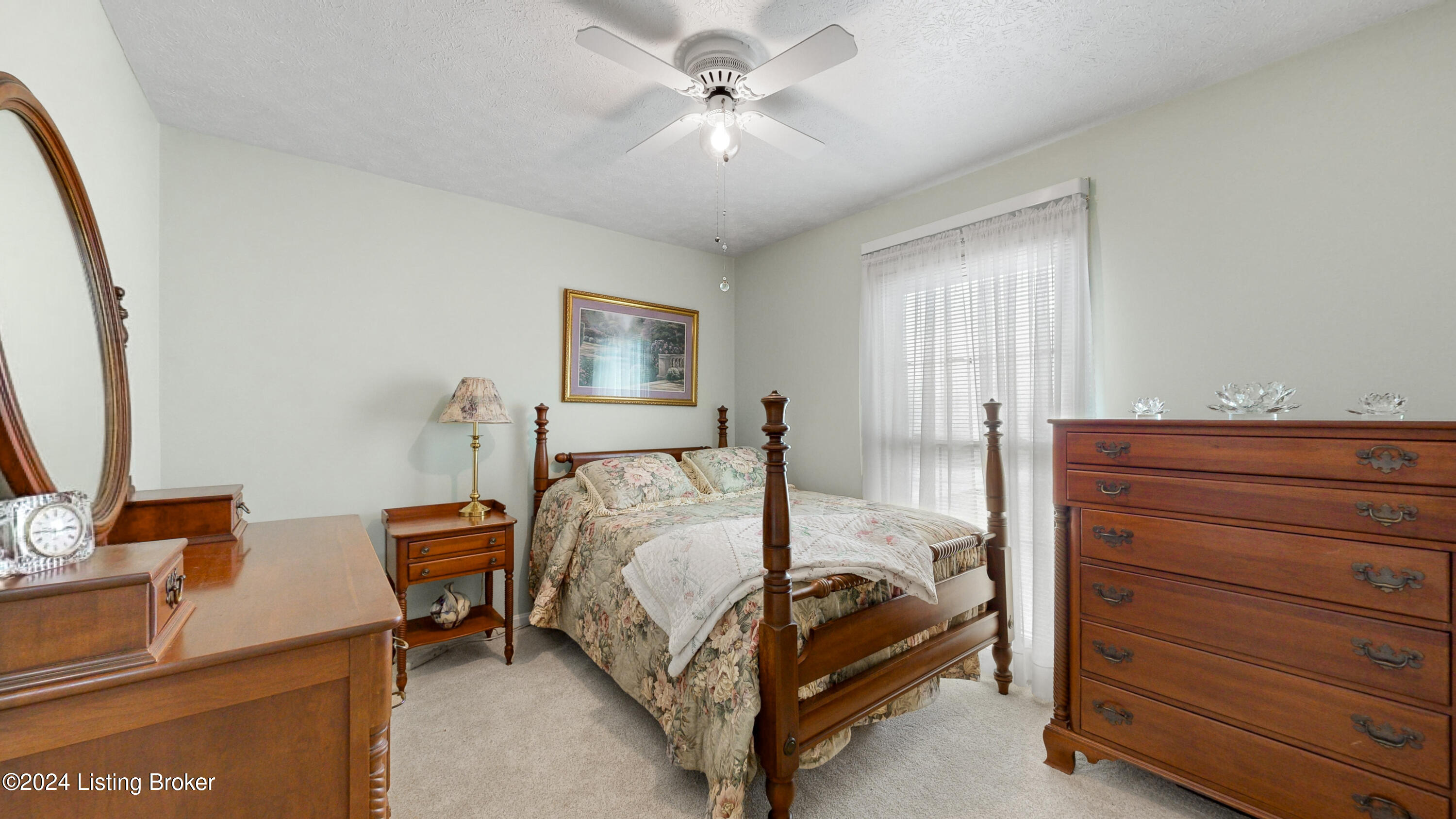 210 Ellis Ln