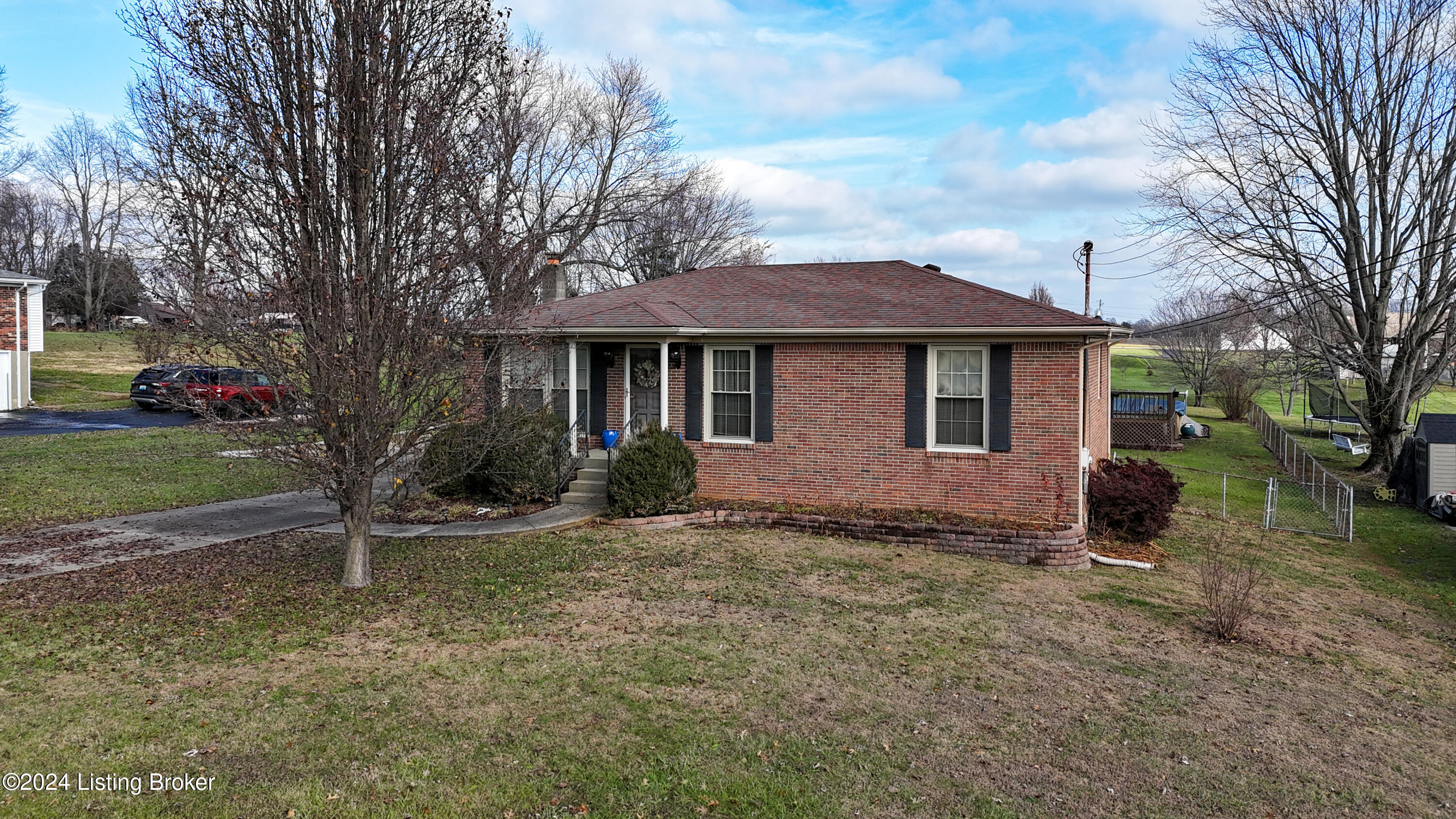 210 Ellis Ln
