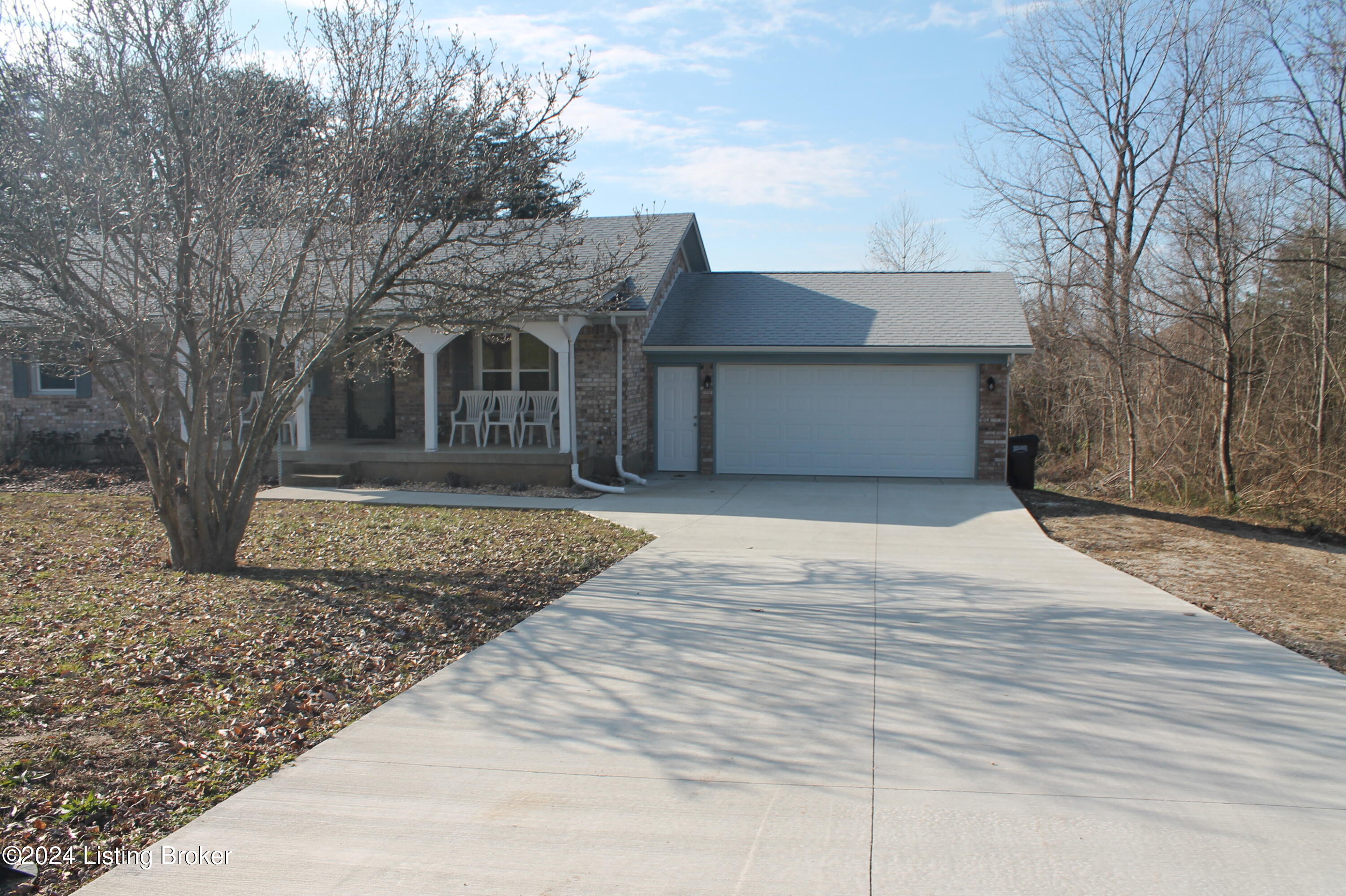 443 Lloyd Ln