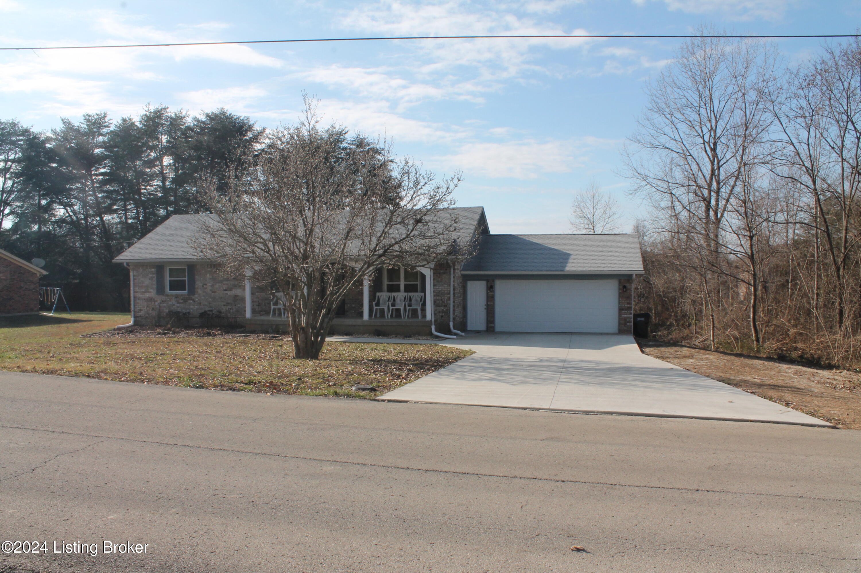 443 Lloyd Ln