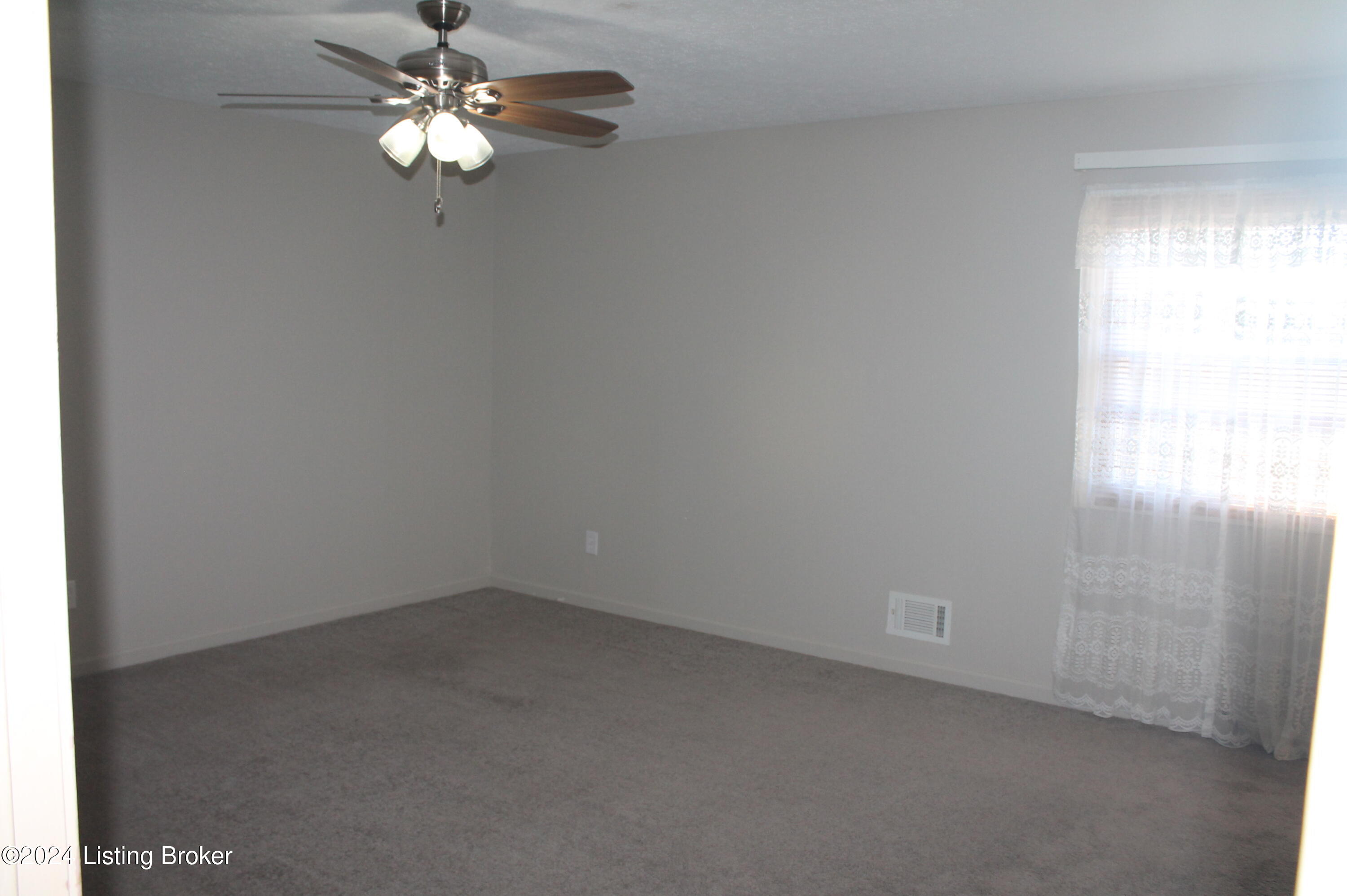 443 Lloyd Ln